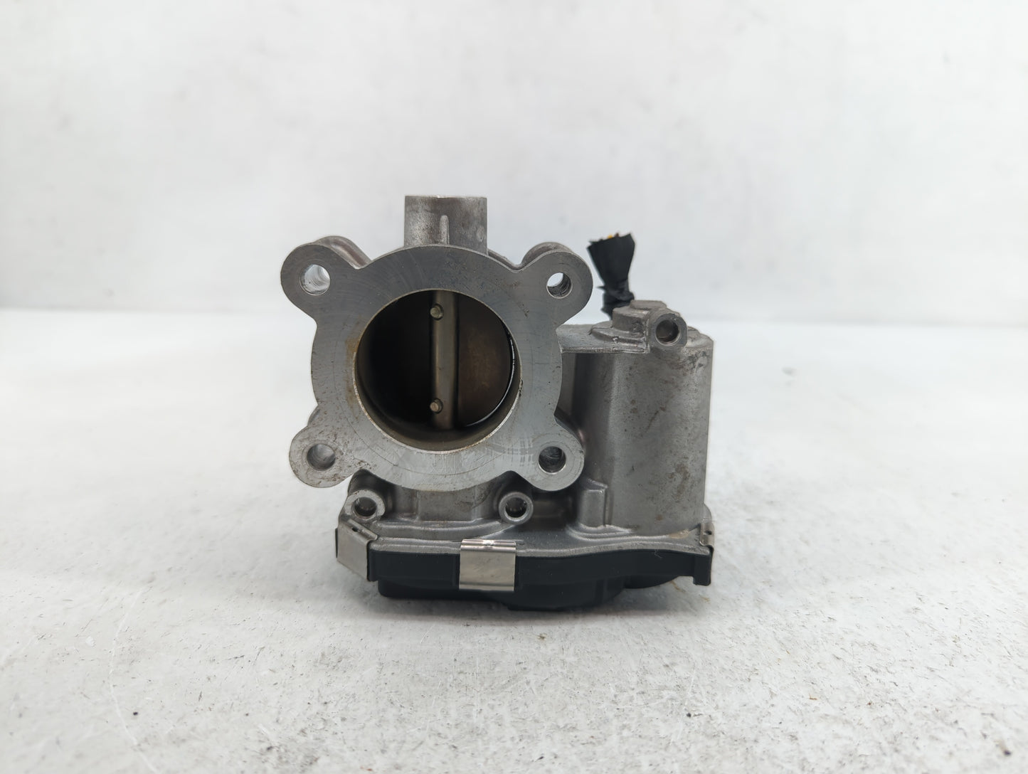 2016-2019 Chevrolet Malibu Throttle Body P/N:12671379AA Fits Fits 2016 2017 2018 2019 OEM Used Auto Parts - Oemusedautoparts