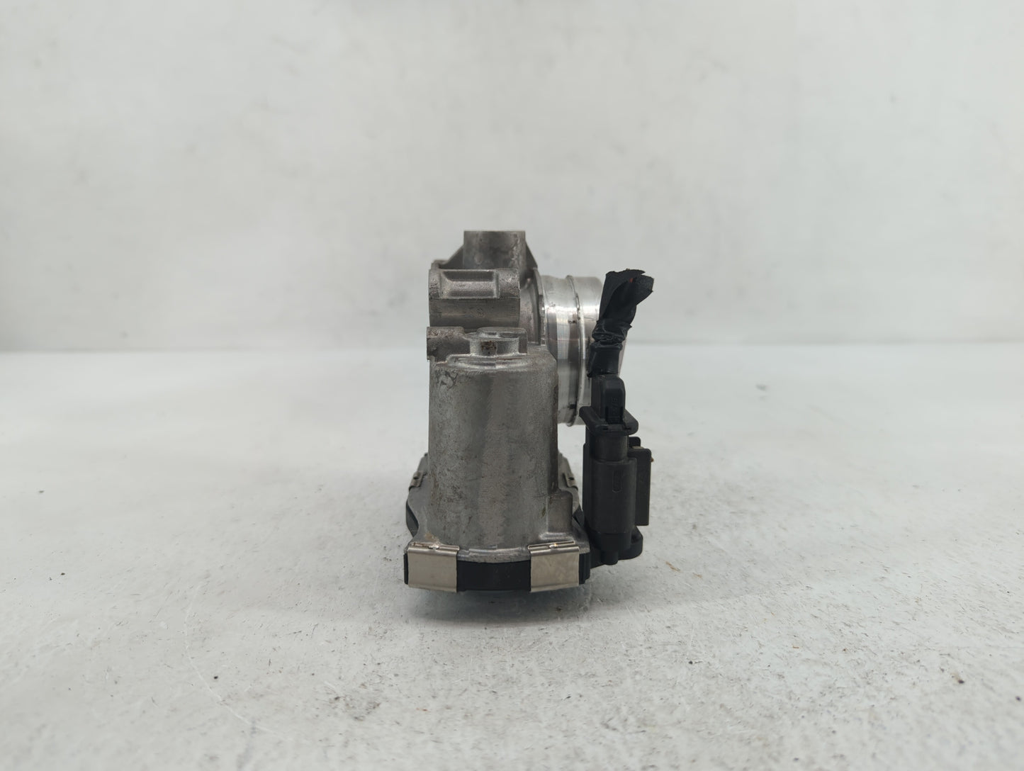 2016-2019 Chevrolet Malibu Throttle Body P/N:12671379AA Fits Fits 2016 2017 2018 2019 OEM Used Auto Parts - Oemusedautoparts