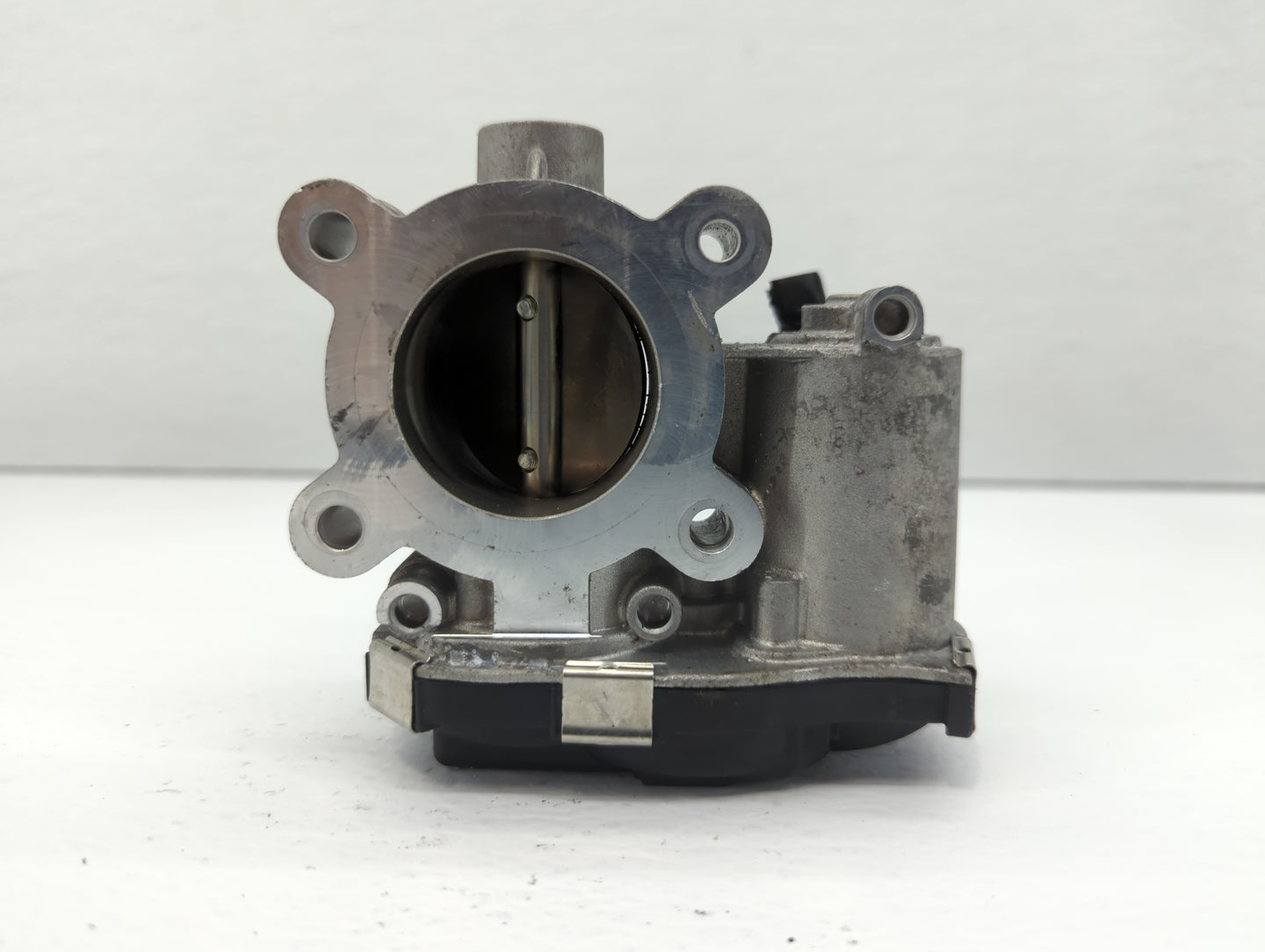2016-2021 Chevrolet Malibu Throttle Body P/N:12671379AA Fits Fits 2016 2017 2018 2019 2020 2021 2022 OEM Used Auto Parts - O