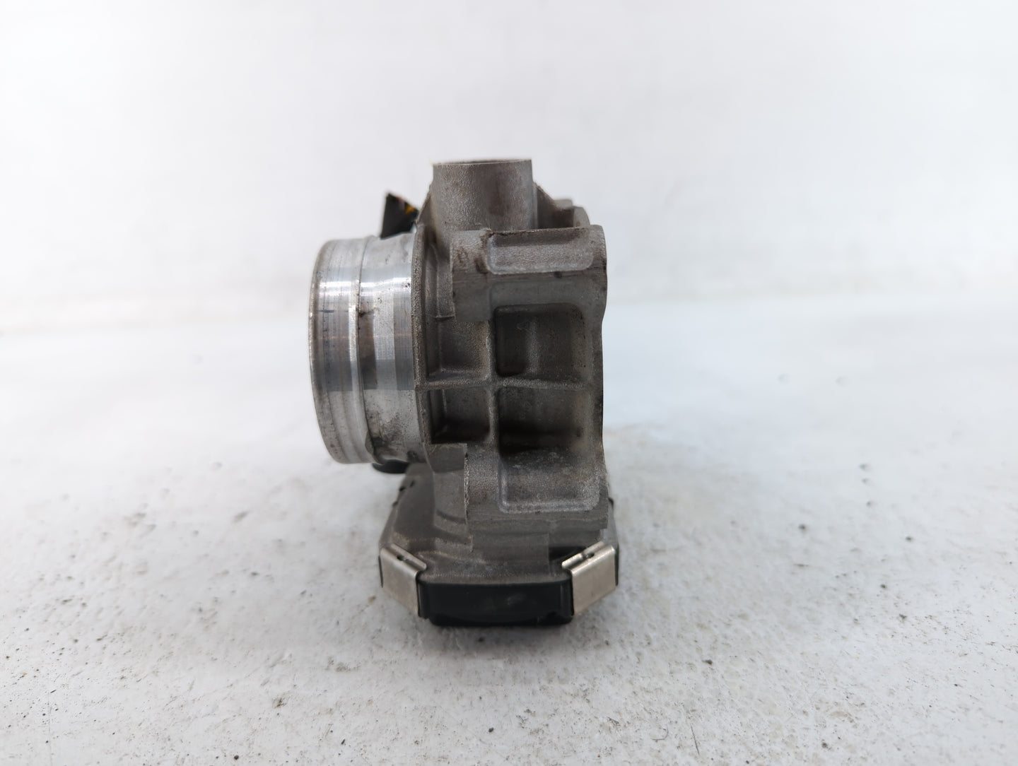 2016-2021 Chevrolet Malibu Throttle Body P/N:12671379AA Fits Fits 2016 2017 2018 2019 2020 2021 2022 OEM Used Auto Parts - O