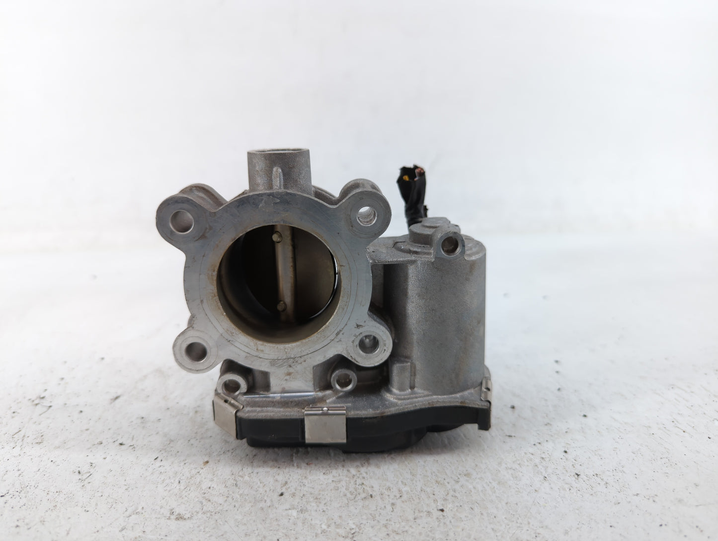 2016-2021 Chevrolet Malibu Throttle Body P/N:12671379AA Fits Fits 2016 2017 2018 2019 2020 2021 2022 OEM Used Auto Parts - O
