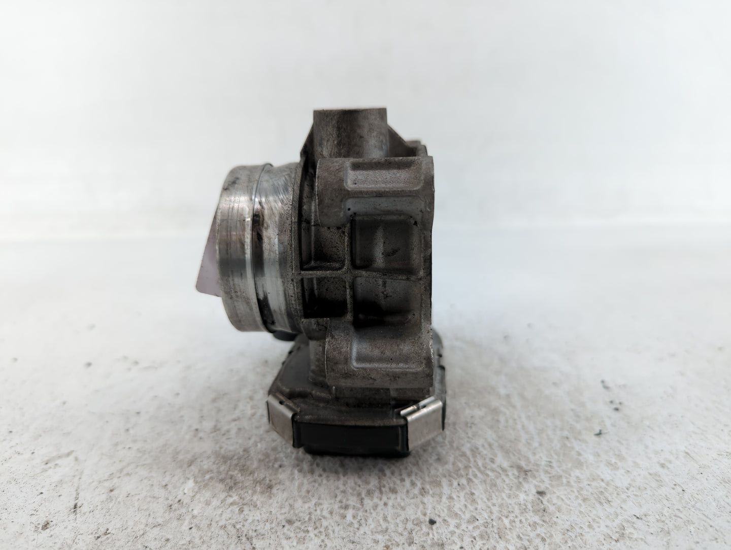 2016-2021 Chevrolet Malibu Throttle Body P/N:12671379AA Fits Fits 2016 2017 2018 2019 2020 2021 2022 OEM Used Auto Parts - O