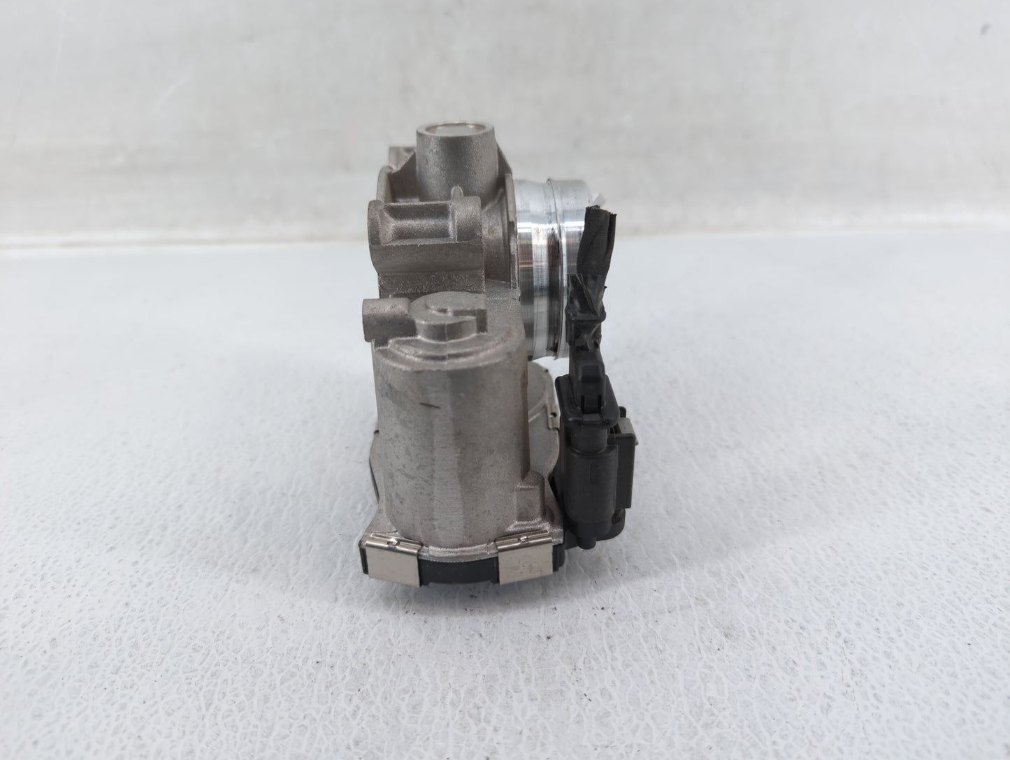 2016-2021 Chevrolet Malibu Throttle Body P/N:12671379AA Fits Fits 2016 2017 2018 2019 2020 2021 2022 OEM Used Auto Parts - O