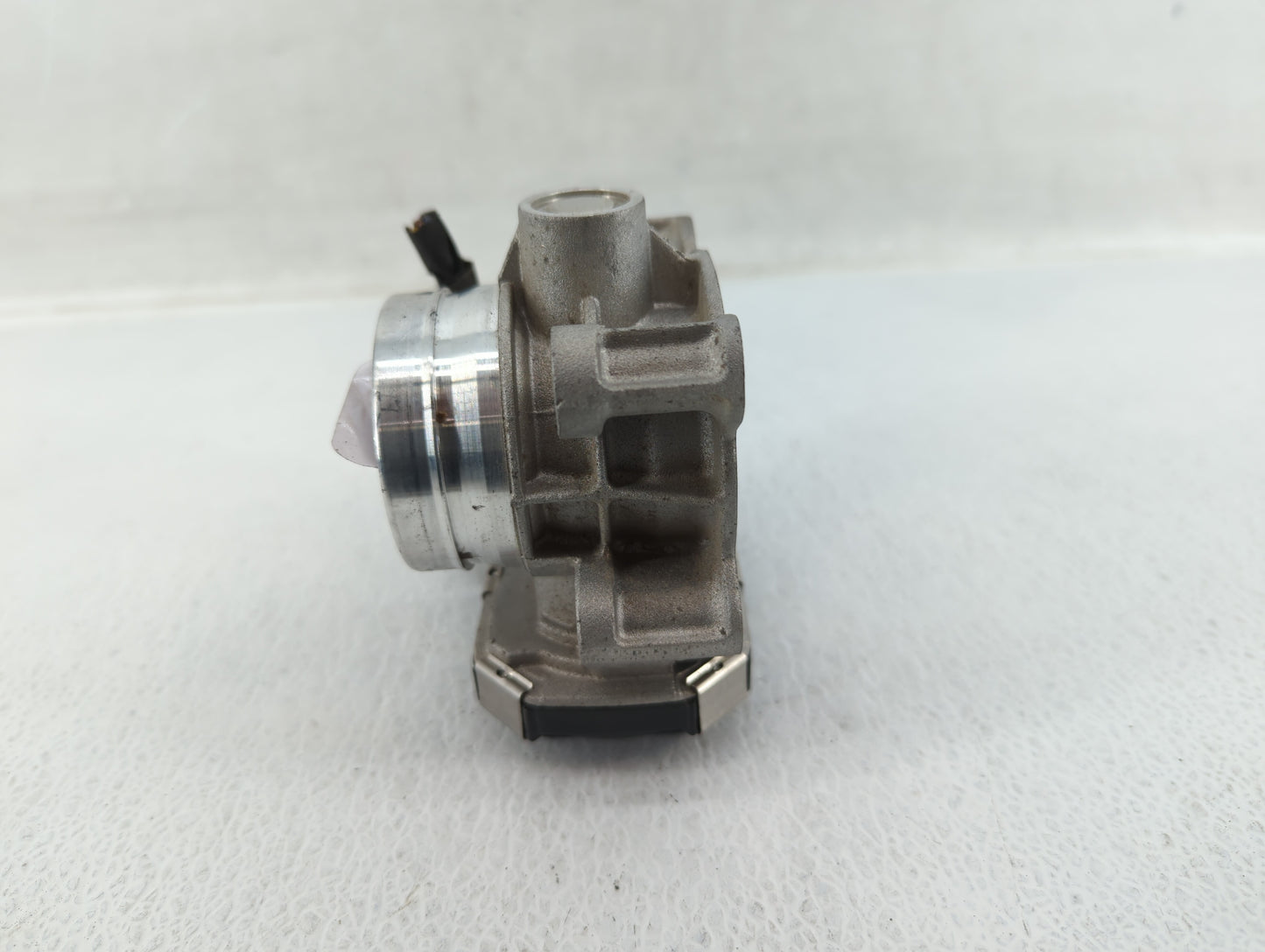 2016-2021 Chevrolet Malibu Throttle Body P/N:12671379AA Fits Fits 2016 2017 2018 2019 2020 2021 2022 OEM Used Auto Parts - O