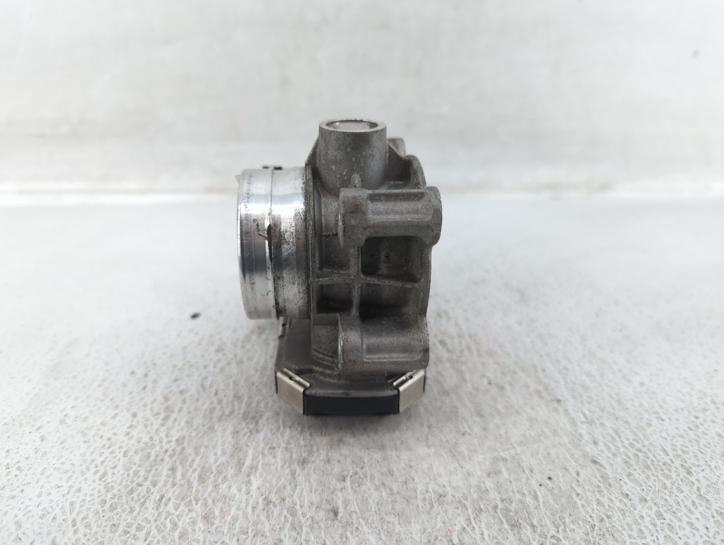 2016-2021 Chevrolet Malibu Throttle Body P/N:12671379AA Fits Fits 2016 2017 2018 2019 2020 2021 2022 OEM Used Auto Parts - O