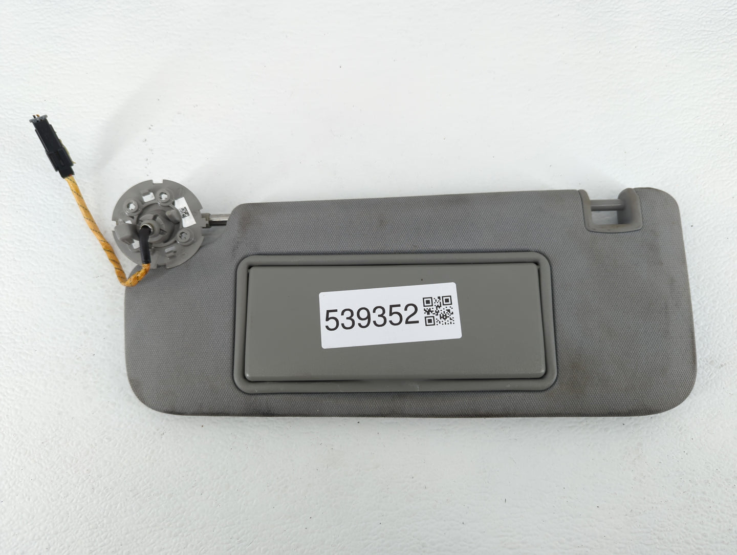 2016-2021 Chevrolet Malibu Sun Visor Shade Replacement Driver Left Mirror Fits Fits 2016 2017 2018 2019 2020 2021 OEM Used A