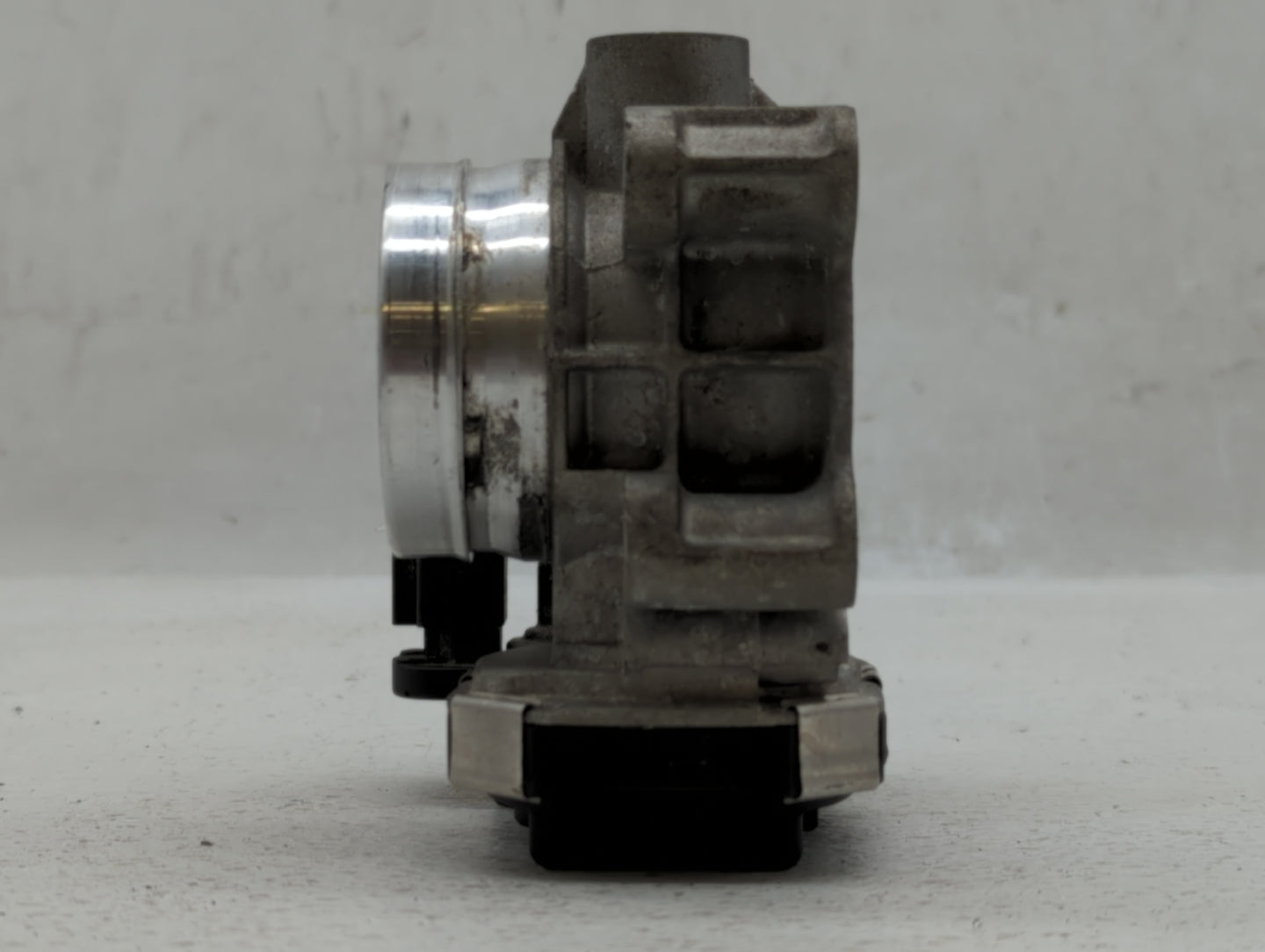 2016-2021 Chevrolet Malibu Throttle Body P/N:12671379AA Fits Fits 2016 2017 2018 2019 2020 2021 2022 OEM Used Auto Parts - O