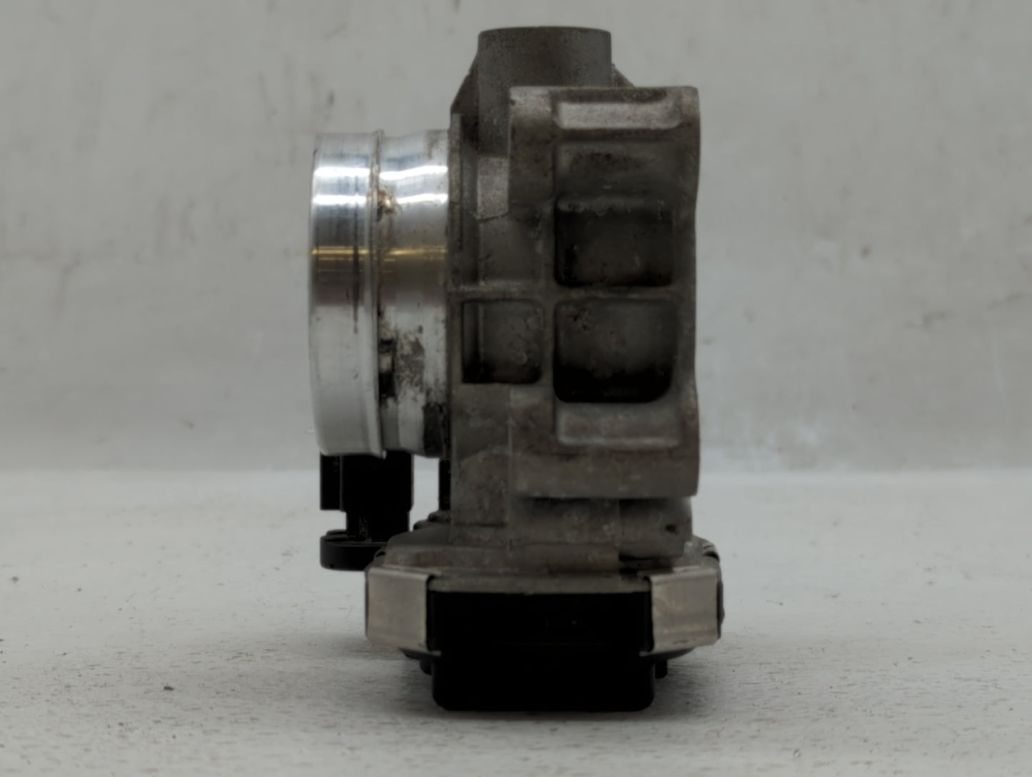 2016-2021 Chevrolet Malibu Throttle Body P/N:12671379AA Fits Fits 2016 2017 2018 2019 2020 2021 2022 OEM Used Auto Parts - O