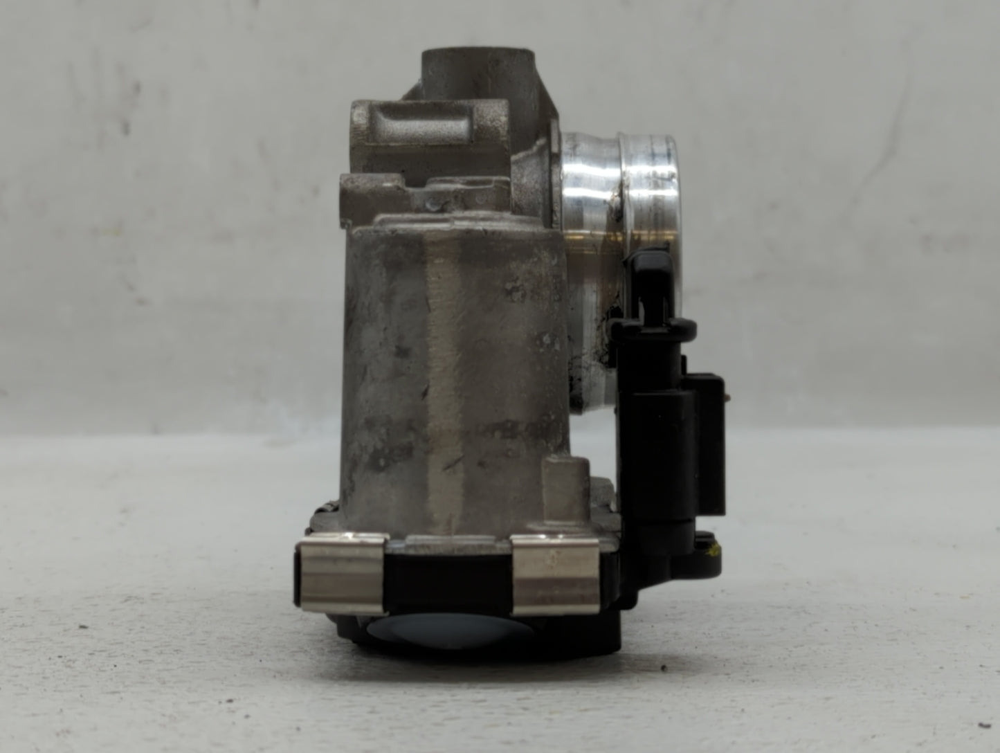 2016-2021 Chevrolet Malibu Throttle Body P/N:12671379AA Fits Fits 2016 2017 2018 2019 2020 2021 2022 OEM Used Auto Parts - O