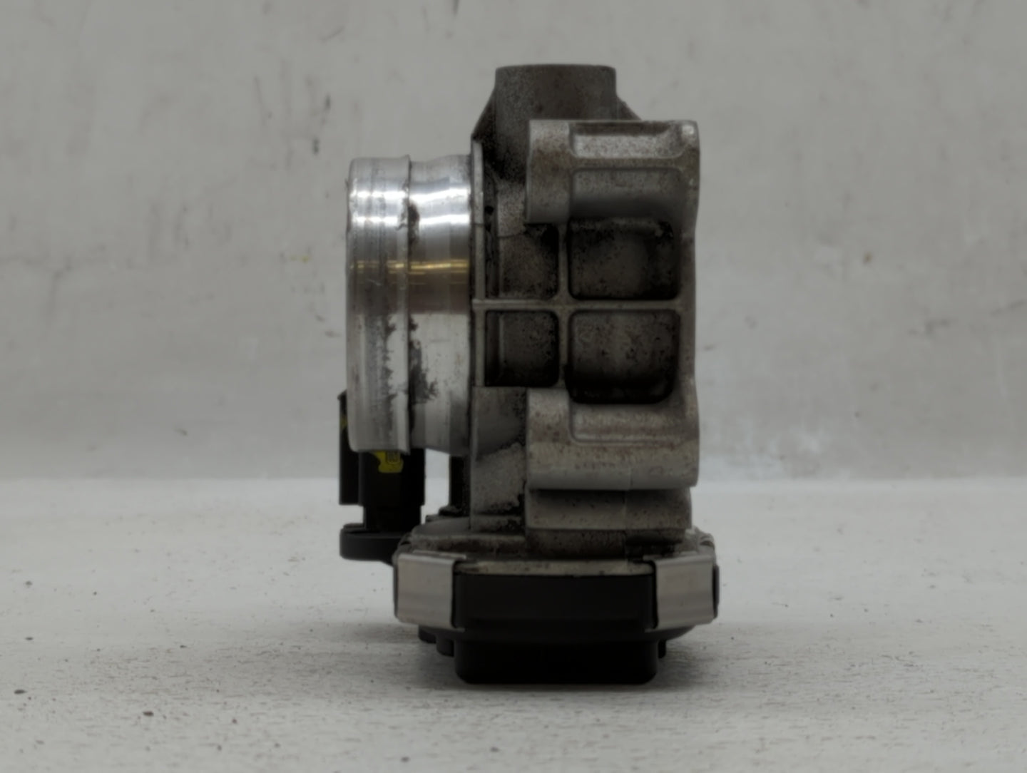 2016-2021 Chevrolet Malibu Throttle Body P/N:12671379AA Fits Fits 2016 2017 2018 2019 2020 2021 2022 OEM Used Auto Parts - O