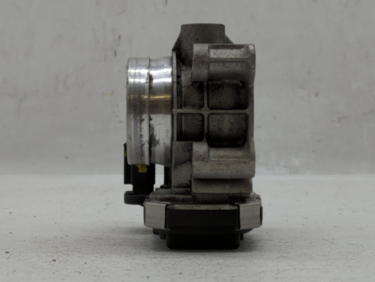 2016-2021 Chevrolet Malibu Throttle Body P/N:12671379AA Fits Fits 2016 2017 2018 2019 2020 2021 2022 OEM Used Auto Parts - O
