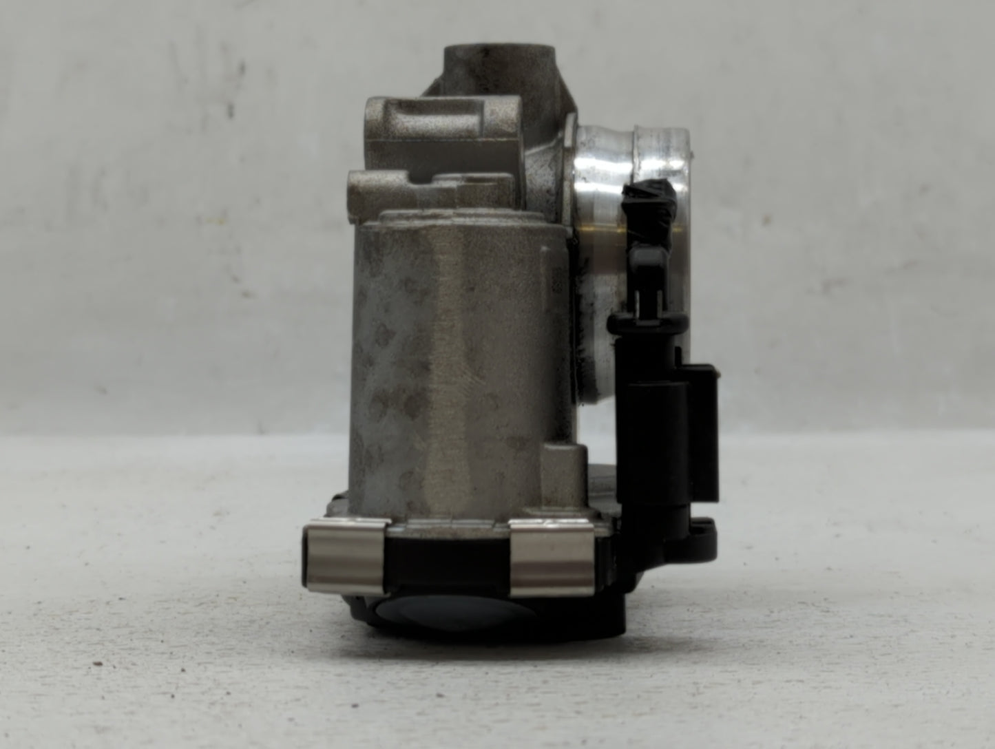 2016-2021 Chevrolet Malibu Throttle Body P/N:12671379AA Fits Fits 2016 2017 2018 2019 2020 2021 2022 OEM Used Auto Parts - O