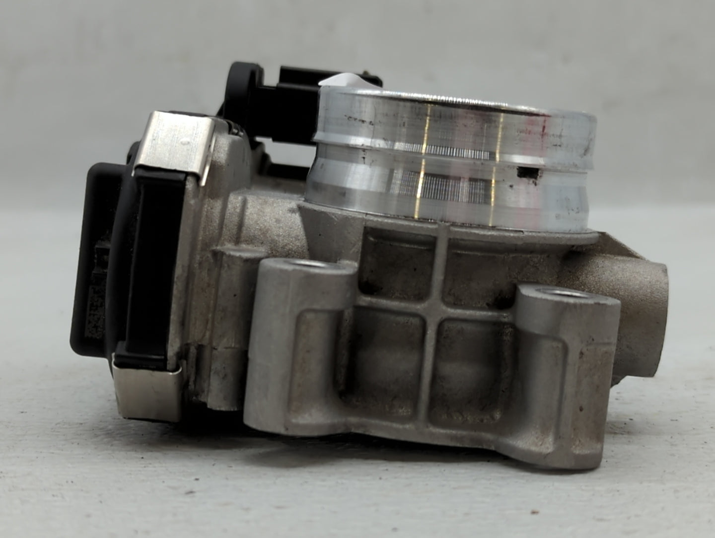 2016-2021 Chevrolet Malibu Throttle Body P/N:12671379AA Fits Fits 2016 2017 2018 2019 2020 2021 2022 OEM Used Auto Parts - O