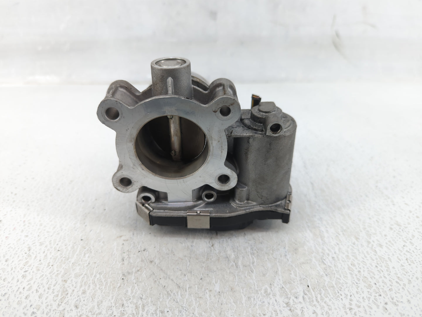 2016-2021 Chevrolet Malibu Throttle Body P/N:12671379AA Fits Fits 2016 2017 2018 2019 2020 2021 2022 OEM Used Auto Parts - O
