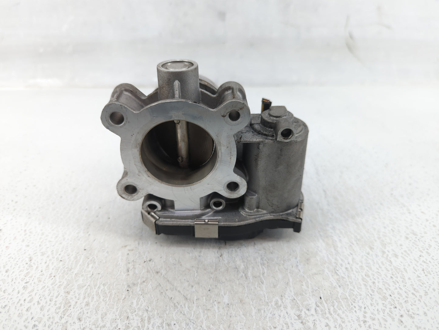 2016-2021 Chevrolet Malibu Throttle Body P/N:12671379AA Fits Fits 2016 2017 2018 2019 2020 2021 2022 OEM Used Auto Parts - O