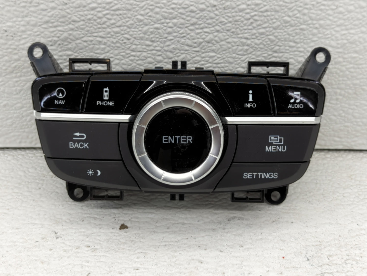 2018 Chevrolet Malibu Radio AM FM Cd Player Receiver Replacement P/N:84305071 Fits OEM Used Auto Parts - Oemusedautoparts1.c
