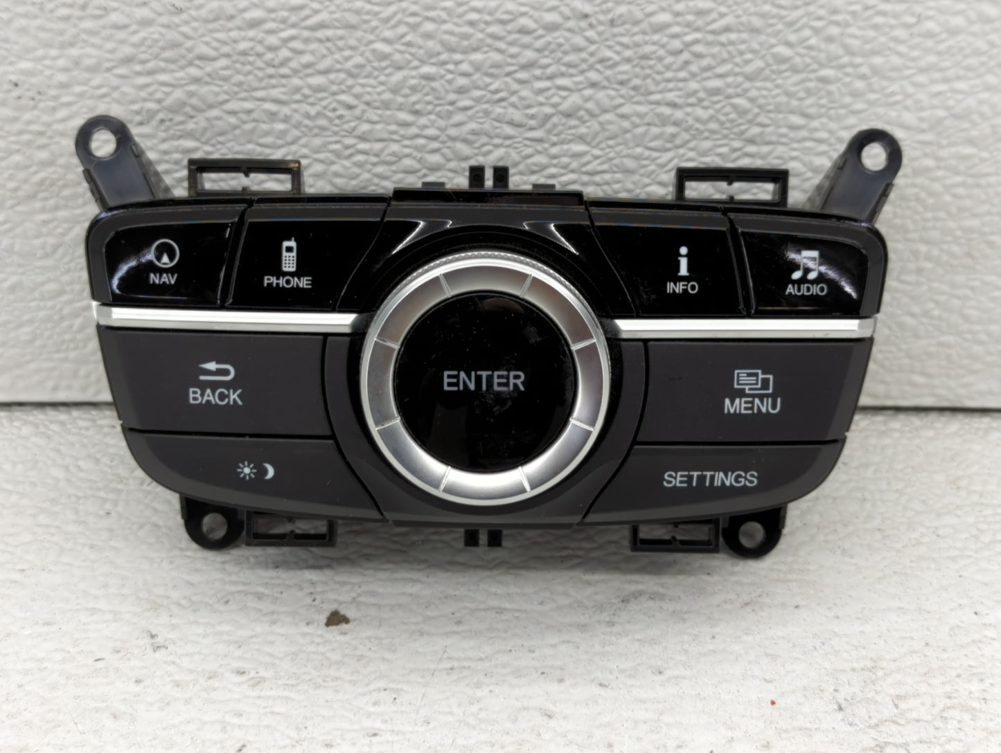 2018 Chevrolet Malibu Radio AM FM Cd Player Receiver Replacement P/N:84305071 Fits OEM Used Auto Parts - Oemusedautoparts1.c