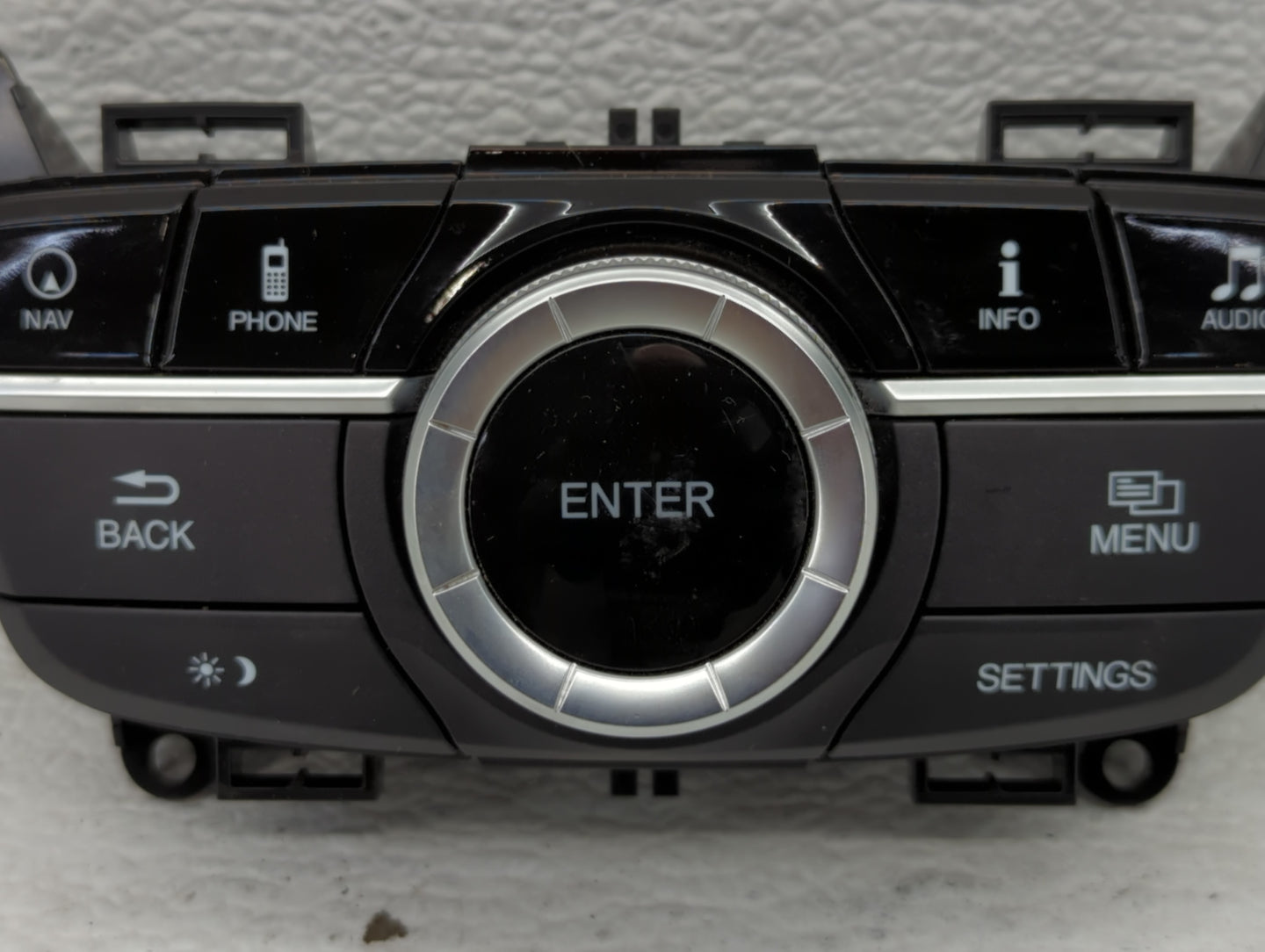 2018 Chevrolet Malibu Radio AM FM Cd Player Receiver Replacement P/N:84305071 Fits OEM Used Auto Parts - Oemusedautoparts1.c