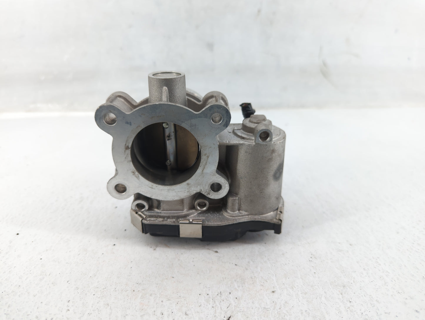 2016-2021 Chevrolet Malibu Throttle Body P/N:12671379AA Fits Fits 2016 2017 2018 2019 2020 2021 2022 OEM Used Auto Parts - O