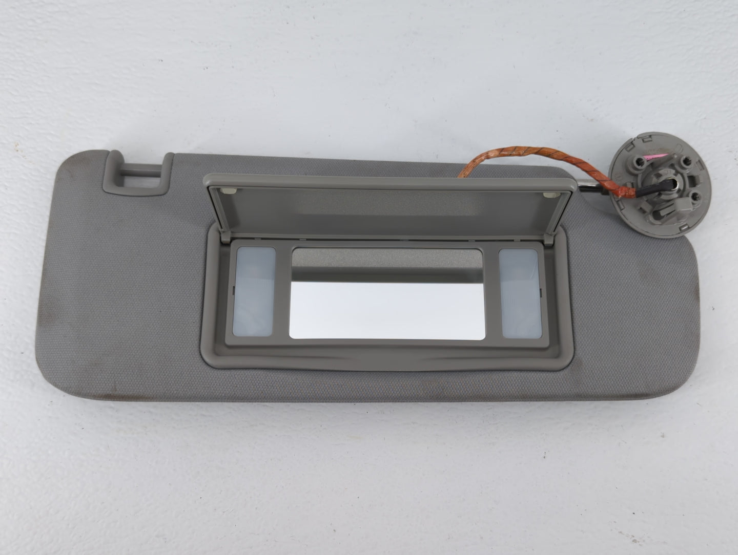 2016-2021 Chevrolet Malibu Sun Visor Shade Replacement Driver Left Mirror Fits Fits 2016 2017 2018 2019 2020 2021 OEM Used A