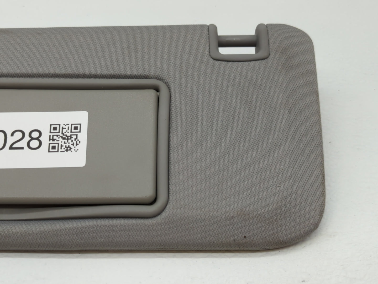 2016-2021 Chevrolet Malibu Sun Visor Shade Replacement Driver Left Mirror Fits Fits 2016 2017 2018 2019 2020 2021 OEM Used A