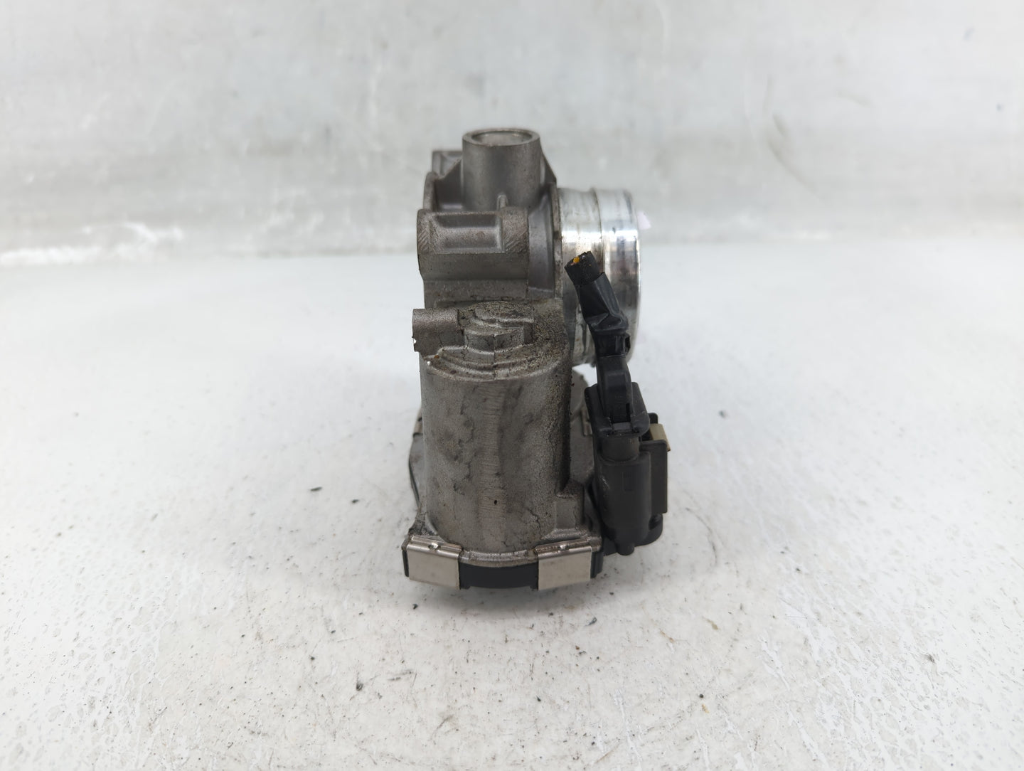 2016-2021 Chevrolet Malibu Throttle Body P/N:12671379AA Fits Fits 2016 2017 2018 2019 2020 2021 2022 OEM Used Auto Parts - O