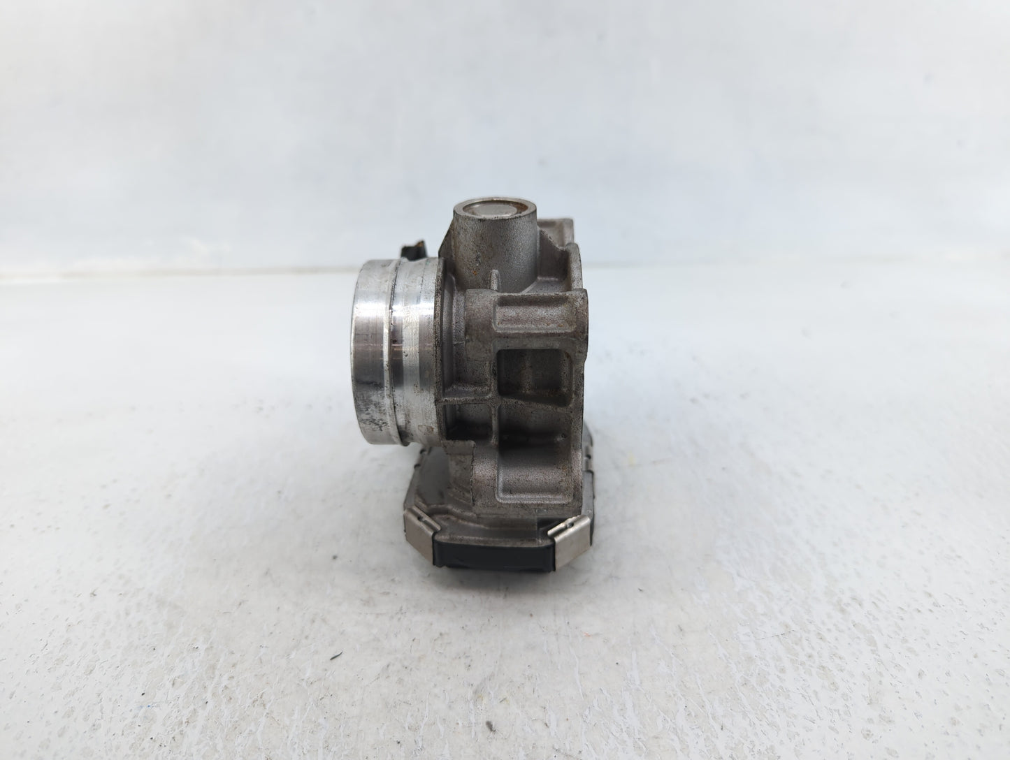 2016-2021 Chevrolet Malibu Throttle Body P/N:12671379AA Fits Fits 2016 2017 2018 2019 2020 2021 2022 OEM Used Auto Parts - O