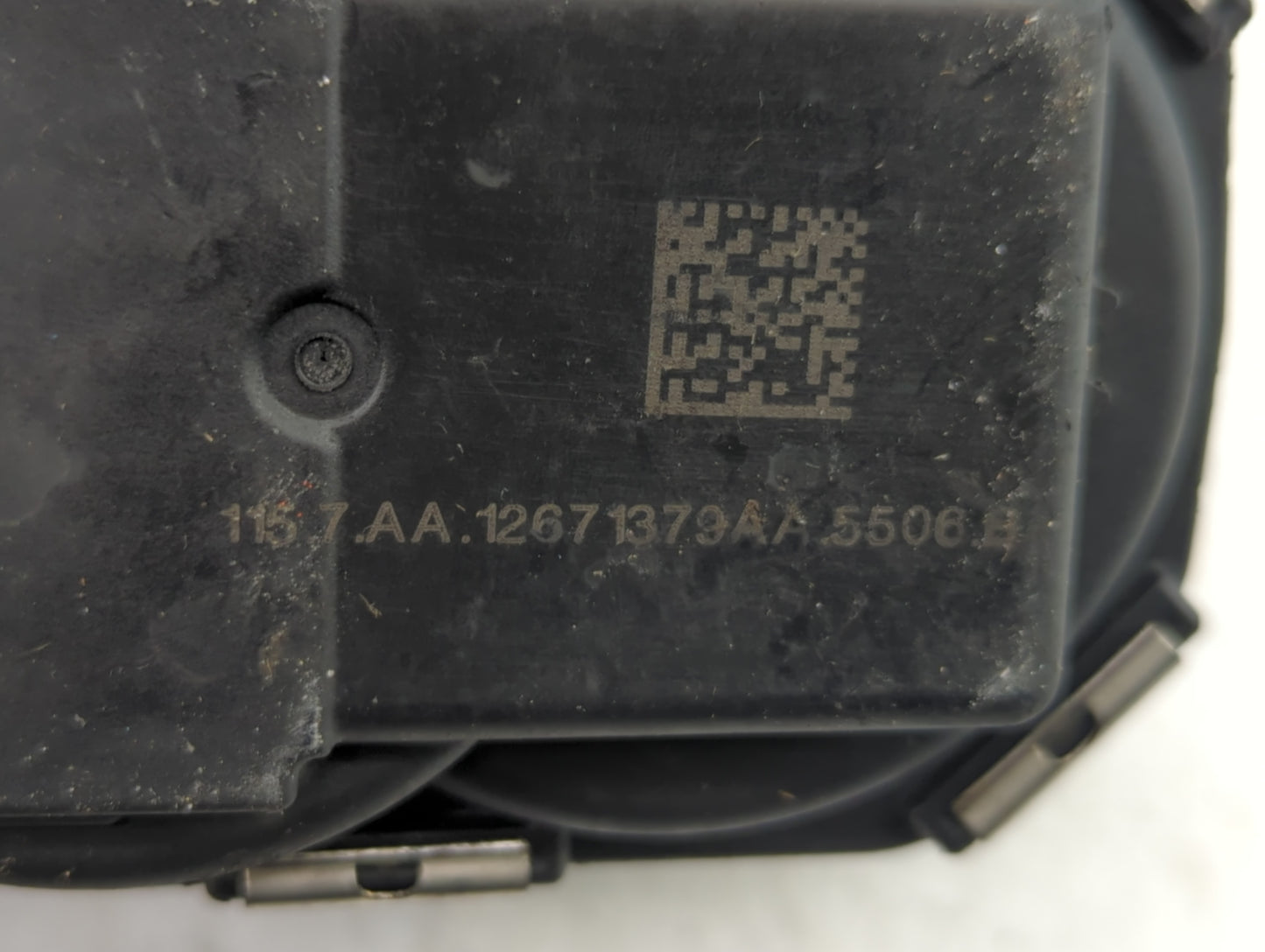 2016-2021 Chevrolet Malibu Throttle Body P/N:12671379AA Fits Fits 2016 2017 2018 2019 2020 2021 2022 OEM Used Auto Parts - O