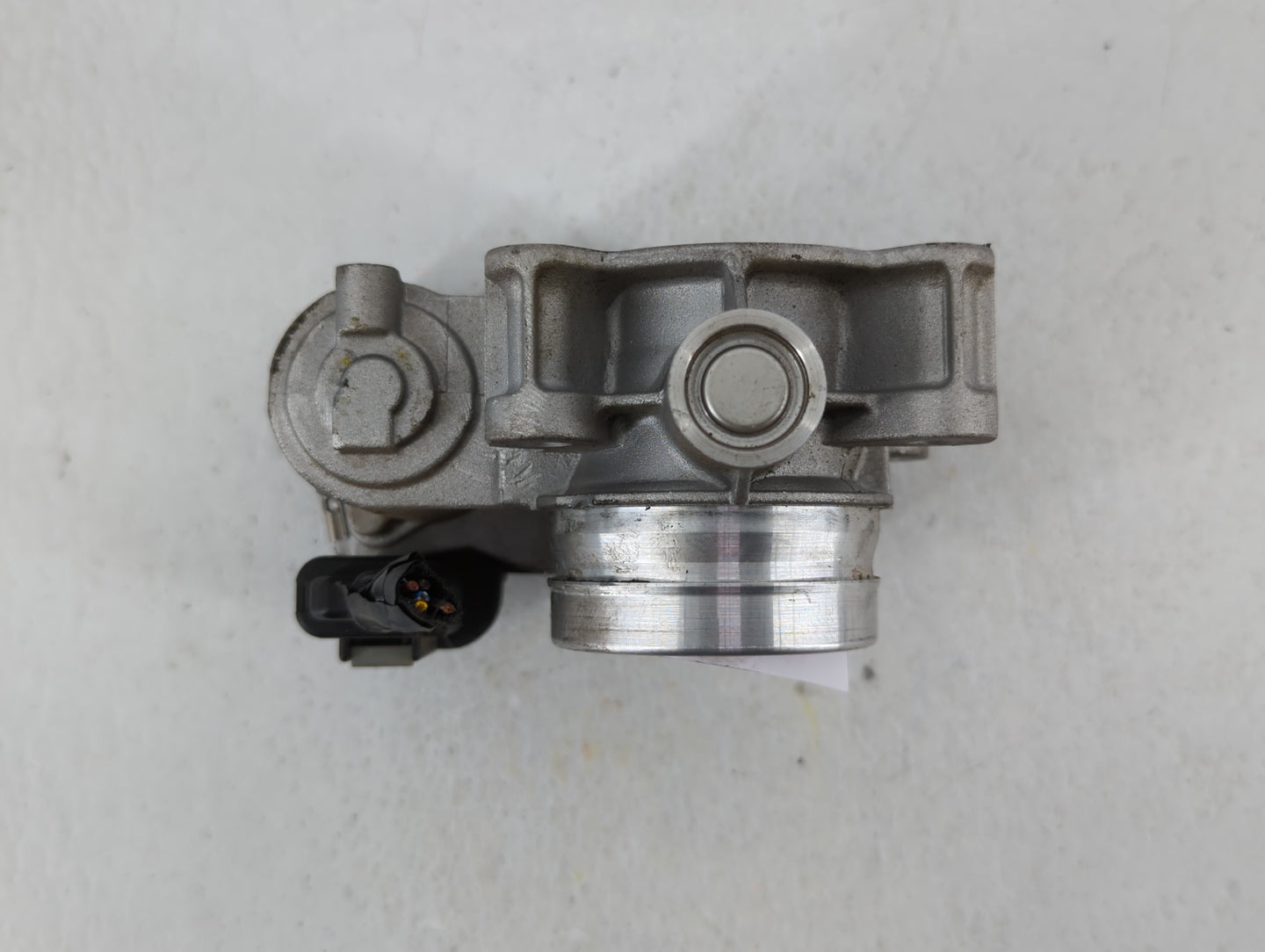 2016-2021 Chevrolet Malibu Throttle Body P/N:12671379AA Fits Fits 2016 2017 2018 2019 2020 2021 2022 OEM Used Auto Parts - O