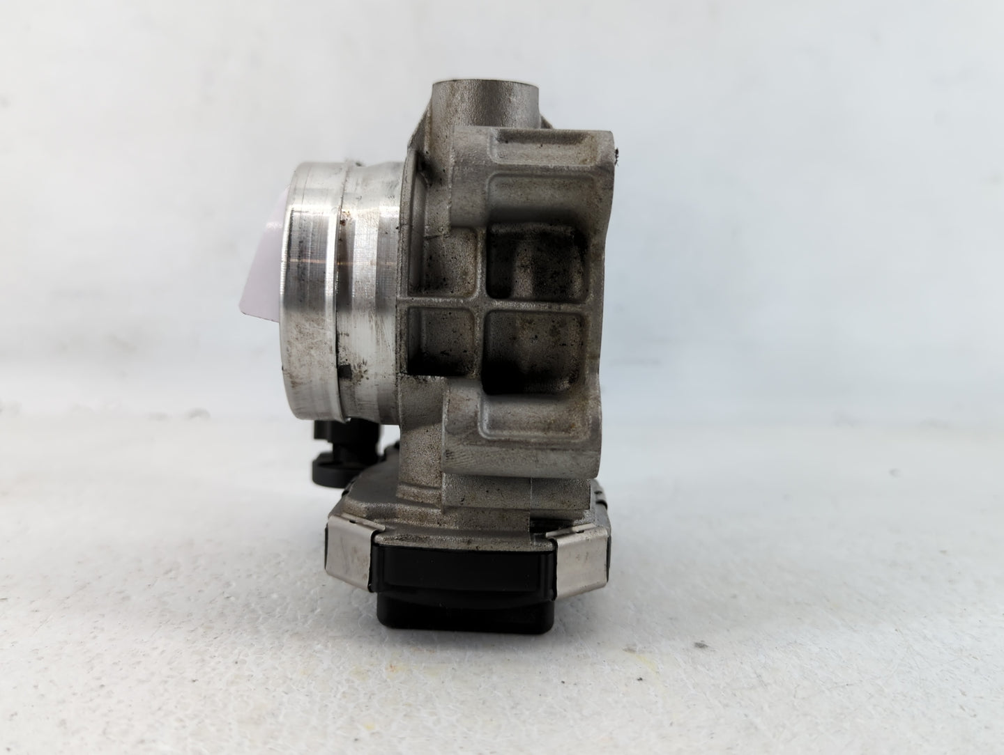 2016-2021 Chevrolet Malibu Throttle Body P/N:12671379AA Fits Fits 2016 2017 2018 2019 2020 2021 2022 OEM Used Auto Parts - O