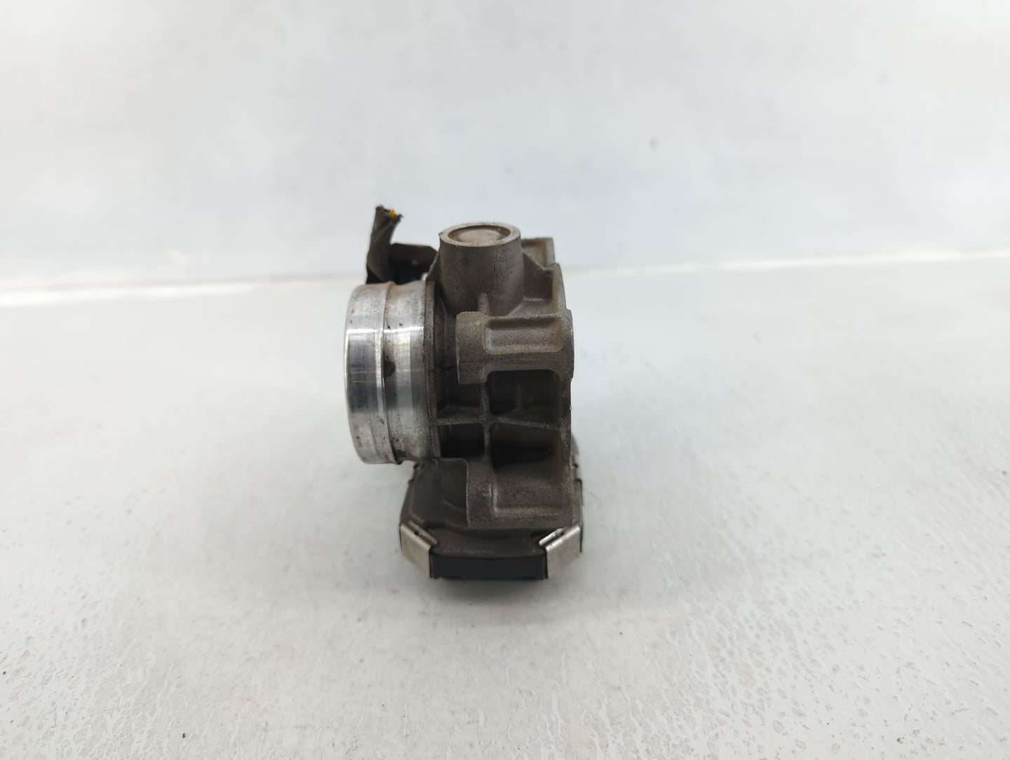2016-2021 Chevrolet Malibu Throttle Body P/N:12671379AA Fits Fits 2016 2017 2018 2019 2020 2021 2022 OEM Used Auto Parts - O