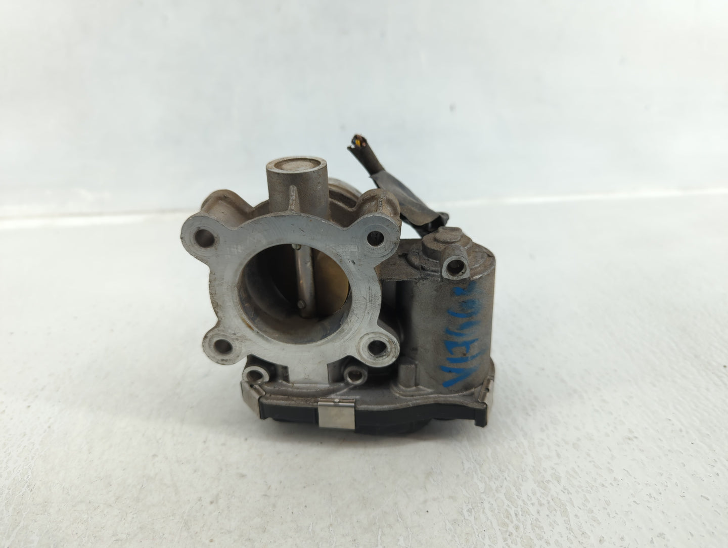 2016-2021 Chevrolet Malibu Throttle Body P/N:12671379AA Fits Fits 2016 2017 2018 2019 2020 2021 2022 OEM Used Auto Parts - O