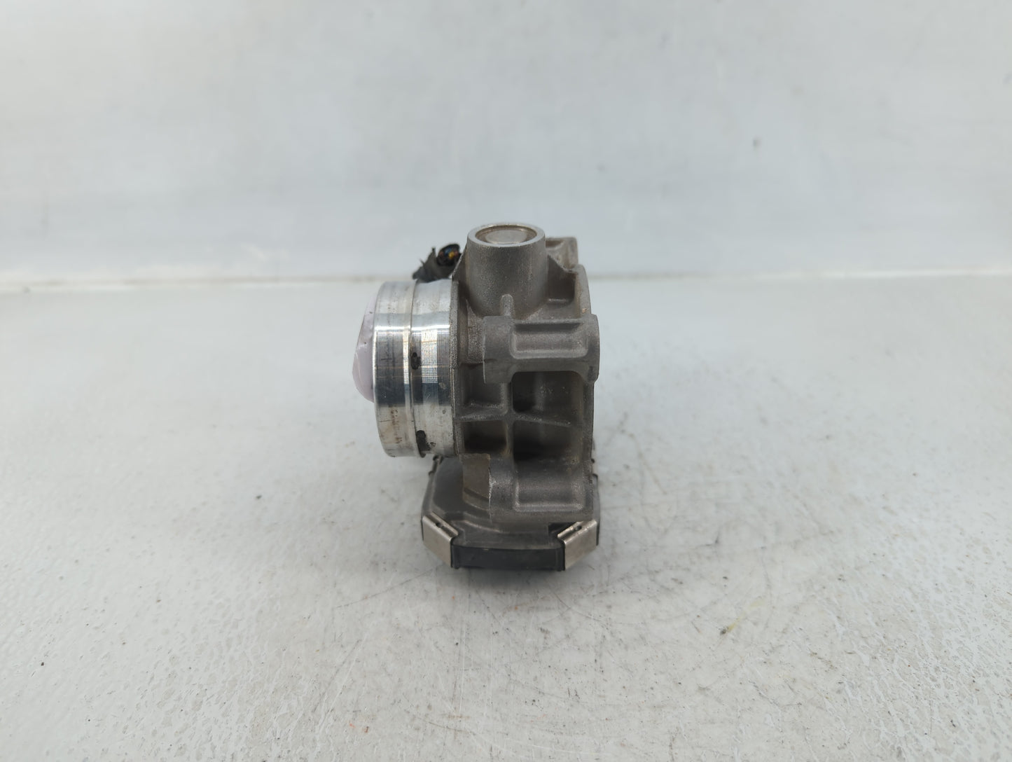 2016-2021 Chevrolet Malibu Throttle Body P/N:12671379AA Fits Fits 2016 2017 2018 2019 2020 2021 2022 OEM Used Auto Parts - O