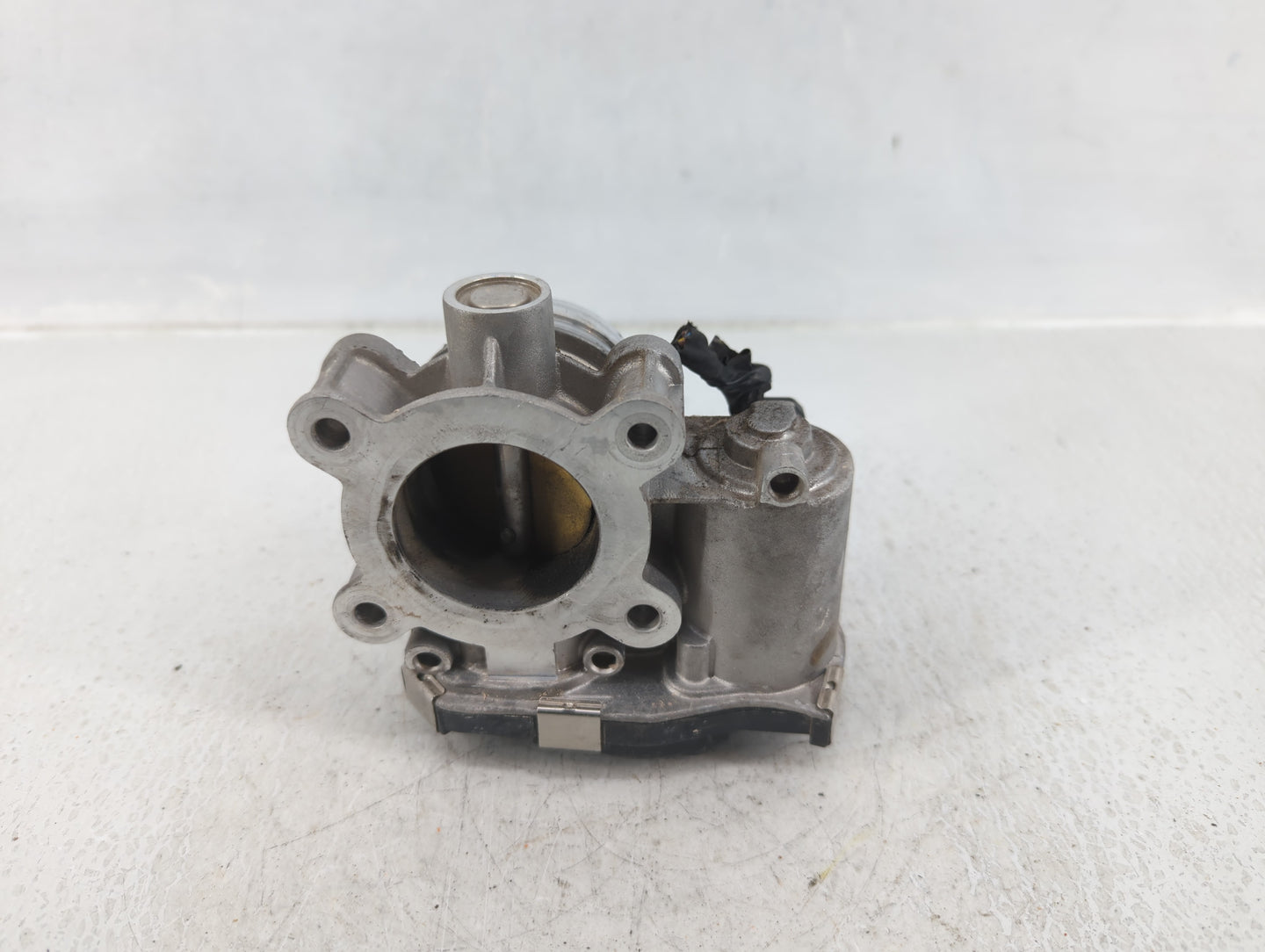 2016-2021 Chevrolet Malibu Throttle Body P/N:12671379AA Fits Fits 2016 2017 2018 2019 2020 2021 2022 OEM Used Auto Parts - O