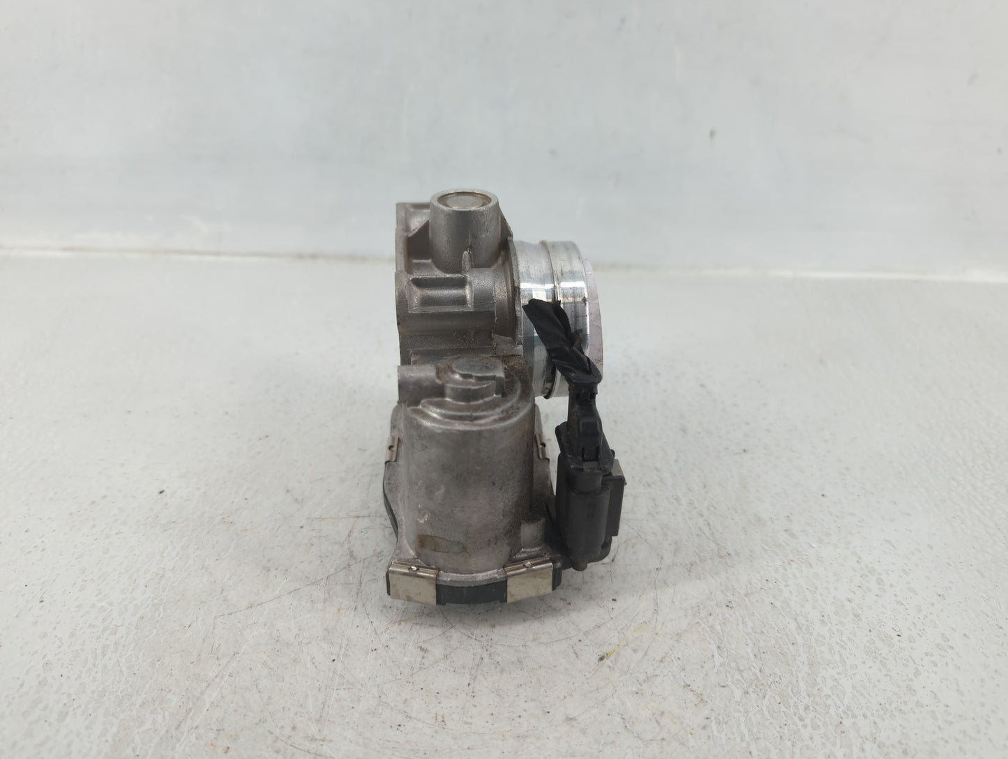 2016-2021 Chevrolet Malibu Throttle Body P/N:12671379AA Fits Fits 2016 2017 2018 2019 2020 2021 2022 OEM Used Auto Parts - O