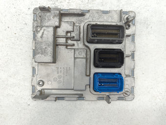 compare product 2018-2019 Chevrolet Malibu PCM Engine Control Computer ECU ECM PCU OEM P/N:126689129 Fits Fits 2018 2019 OEM Used Auto Parts