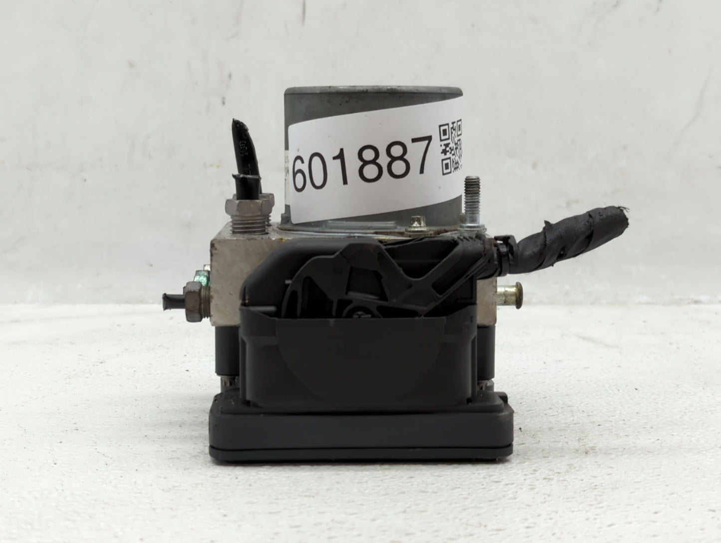 2018 Chevrolet Malibu ABS Pump Control Module Replacement P/N:065055766 Fits OEM Used Auto Parts - Oemusedautoparts1.com