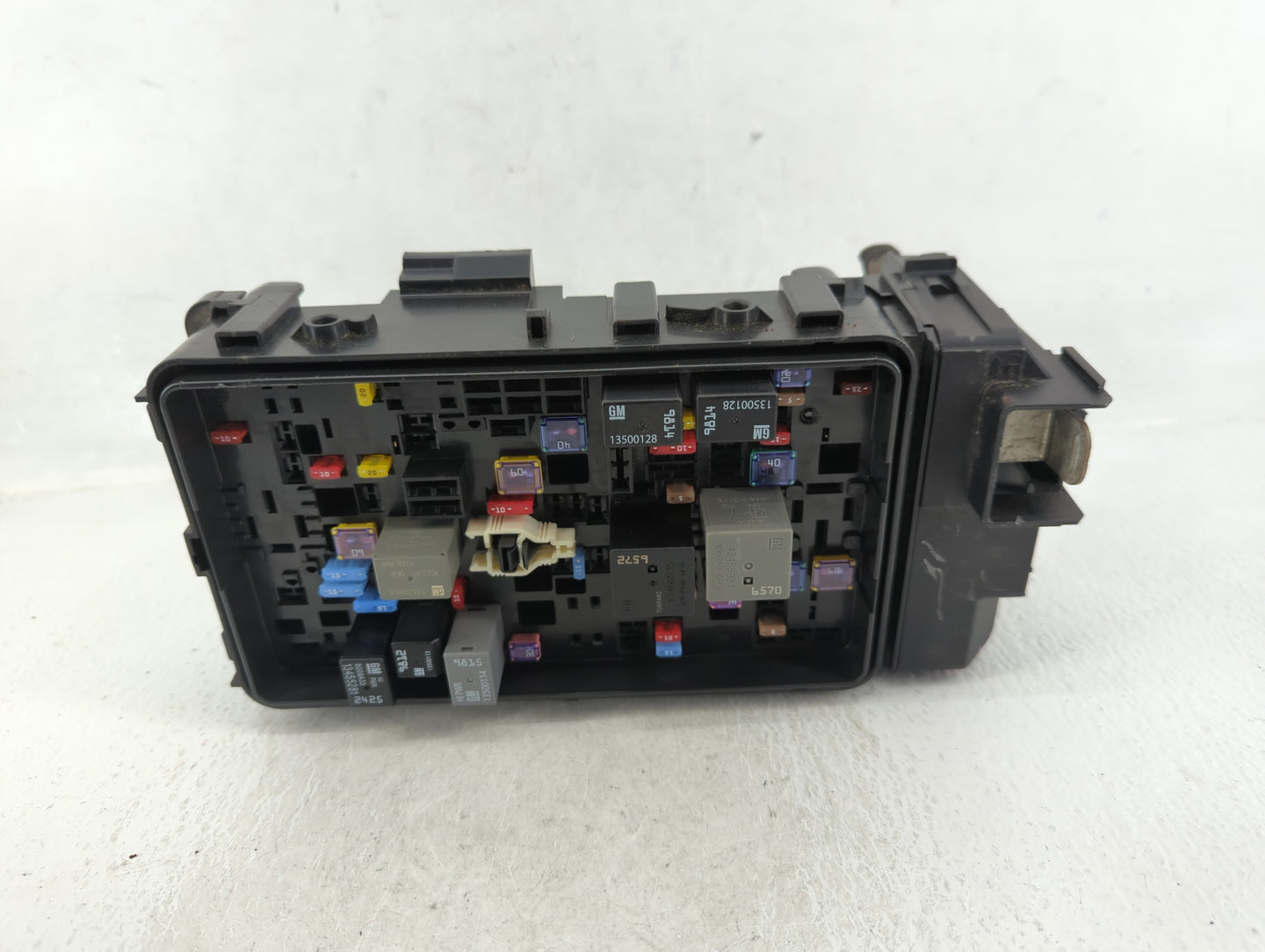 2018-2019 Chevrolet Malibu Fusebox Fuse Box Panel Relay Module P/N:84181107_03 Fits Fits 2018 2019 OEM Used Auto Parts - Oem