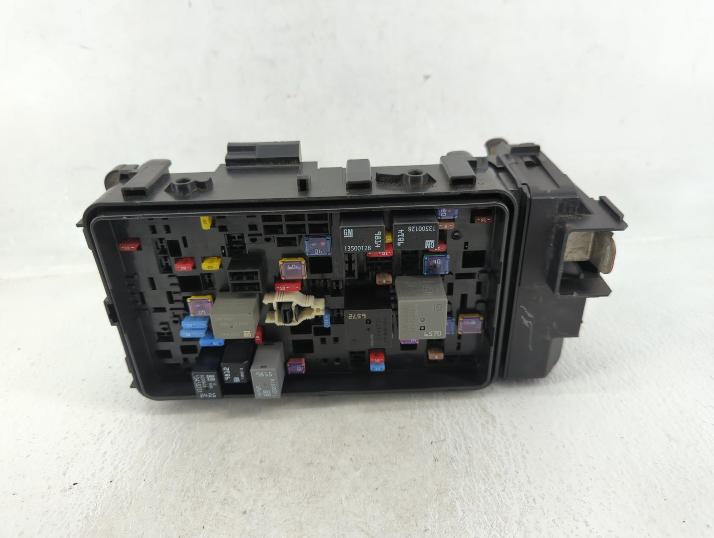 2018-2019 Chevrolet Malibu Fusebox Fuse Box Panel Relay Module P/N:84181107_03 Fits Fits 2018 2019 OEM Used Auto Parts - Oem