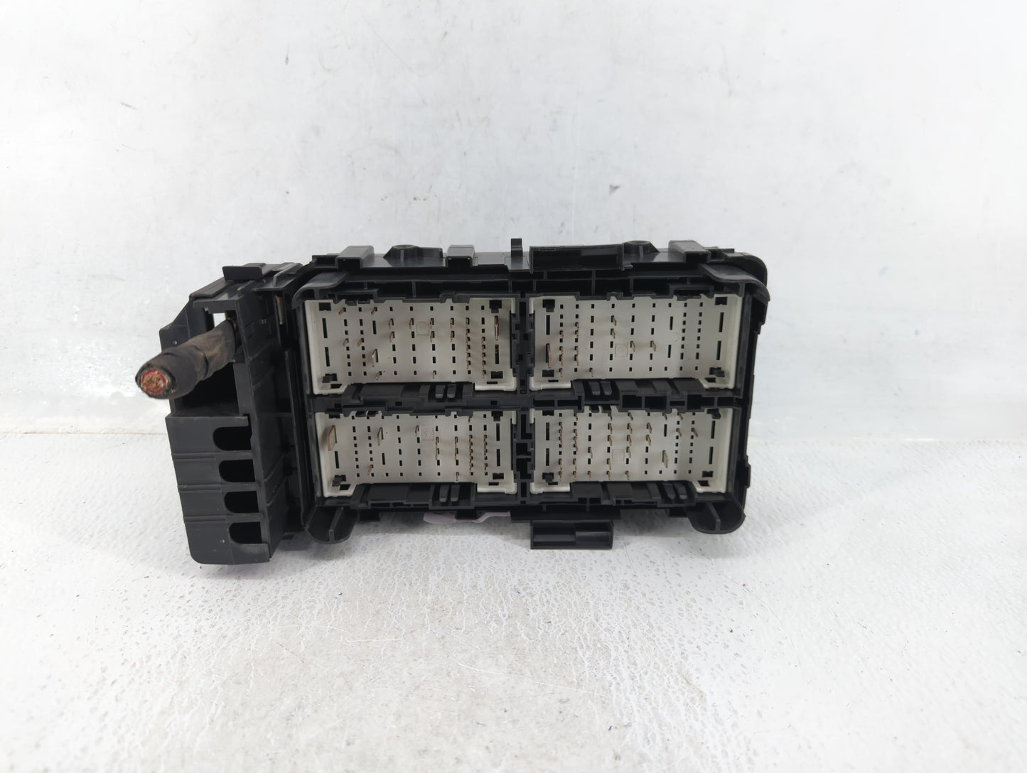 2018-2019 Chevrolet Malibu Fusebox Fuse Box Panel Relay Module P/N:84181107_03 Fits Fits 2018 2019 OEM Used Auto Parts - Oem