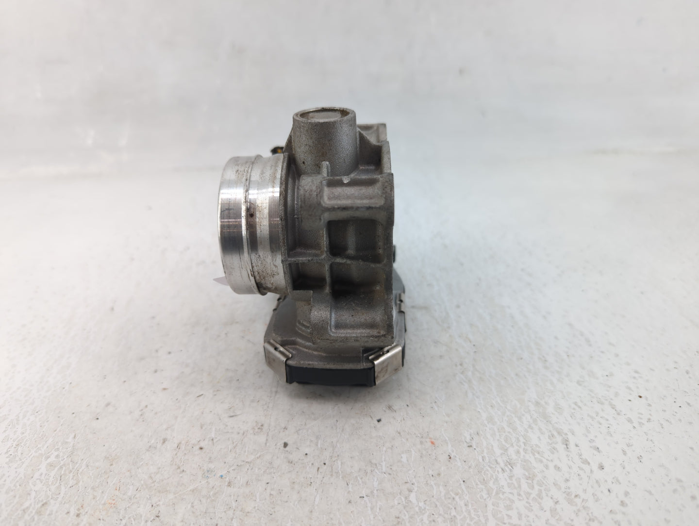 2016-2021 Chevrolet Malibu Throttle Body P/N:12671379AA Fits Fits 2016 2017 2018 2019 2020 2021 2022 OEM Used Auto Parts - O