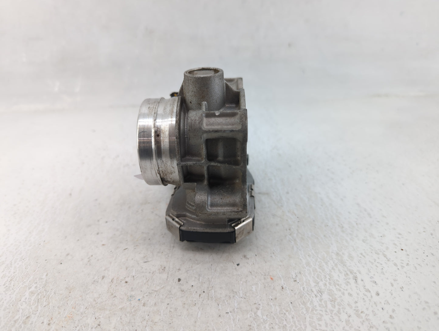 2016-2021 Chevrolet Malibu Throttle Body P/N:12671379AA Fits Fits 2016 2017 2018 2019 2020 2021 2022 OEM Used Auto Parts - O