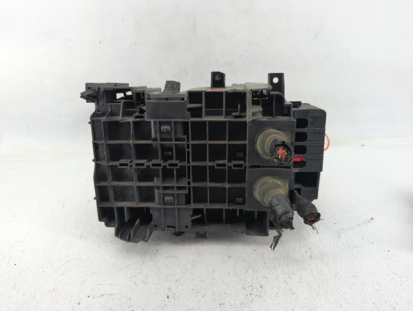 2018-2019 Chevrolet Malibu Fusebox Fuse Box Panel Relay Module Fits Fits 2018 2019 OEM Used Auto Parts - Oemusedautoparts1.c