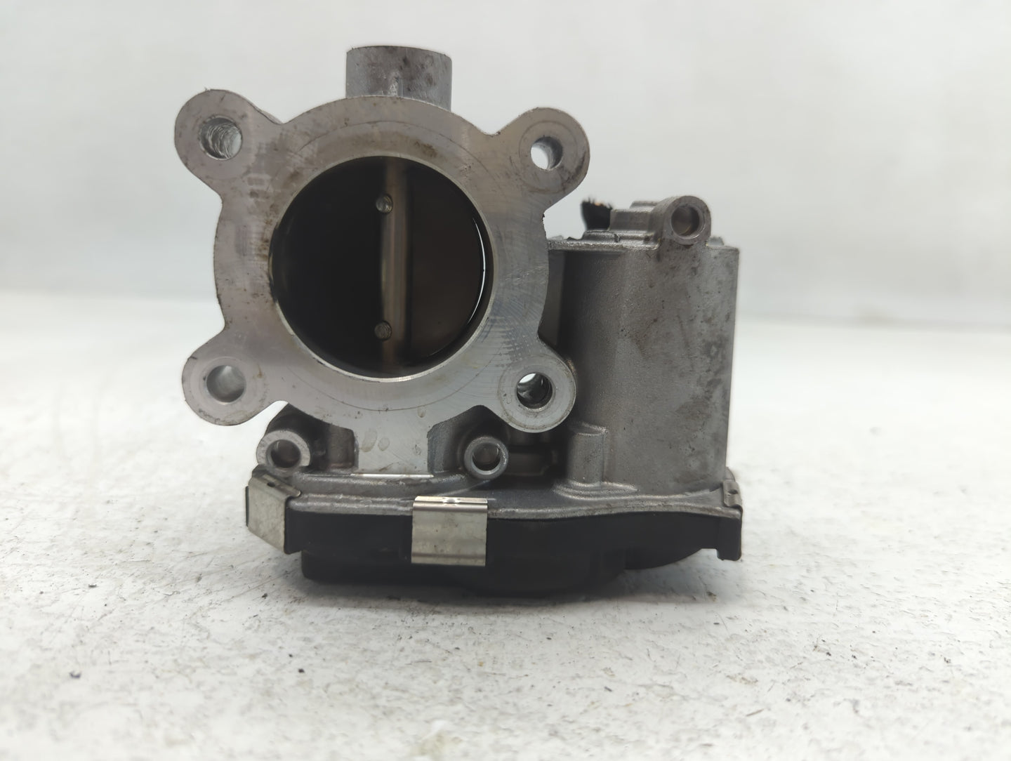 2016-2021 Chevrolet Malibu Throttle Body P/N:12671379AA Fits Fits 2016 2017 2018 2019 2020 2021 2022 OEM Used Auto Parts - O