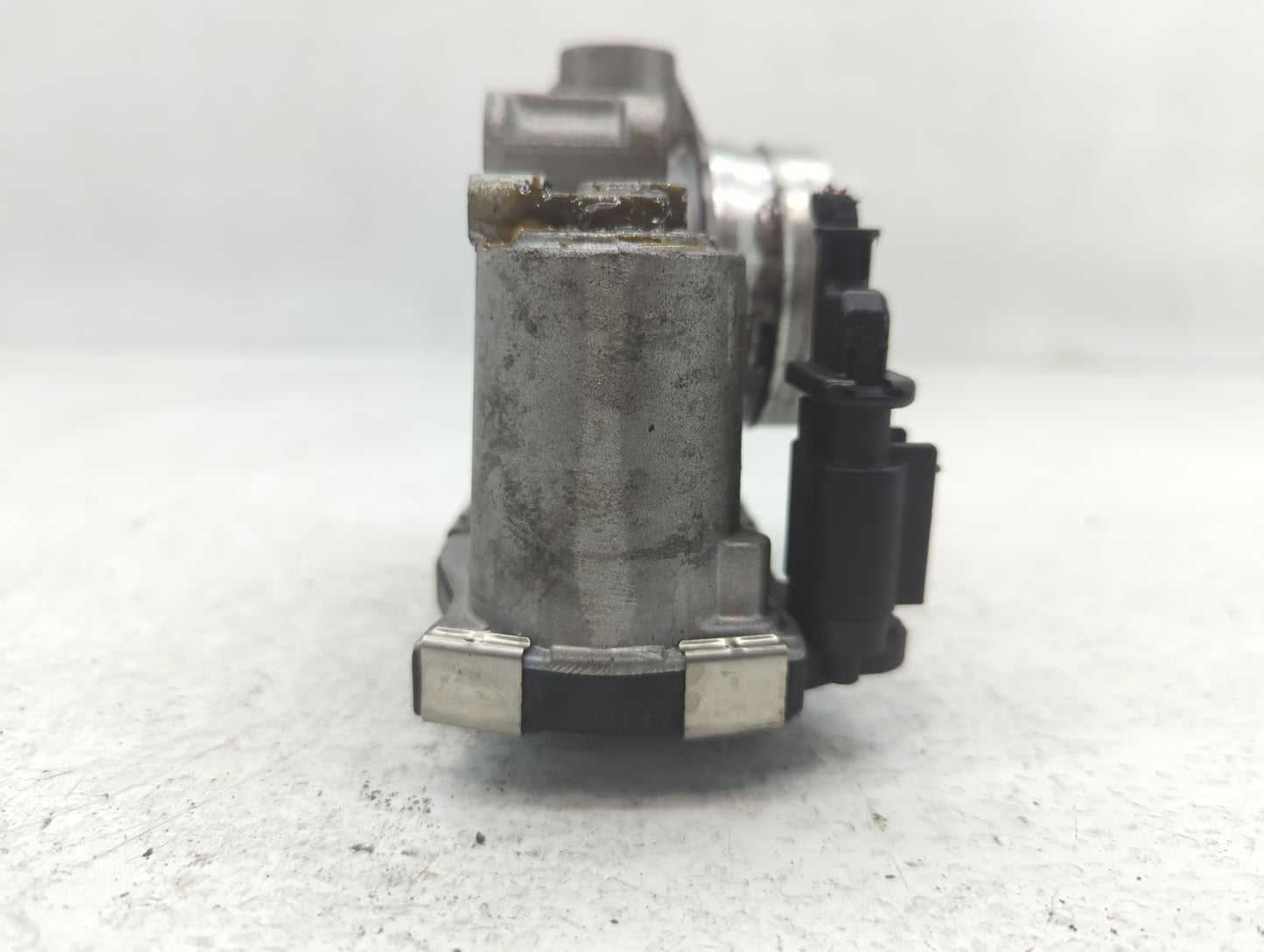 2016-2021 Chevrolet Malibu Throttle Body P/N:12671379AA Fits Fits 2016 2017 2018 2019 2020 2021 2022 OEM Used Auto Parts - O