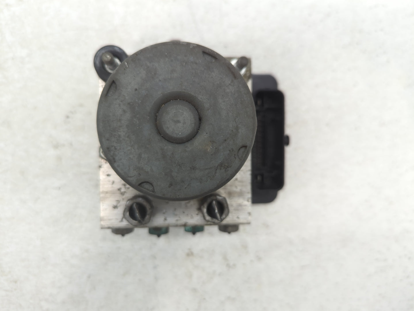 2018 Chevrolet Malibu ABS Pump Control Module Replacement P/N:065055766 Fits OEM Used Auto Parts - Oemusedautoparts1.com