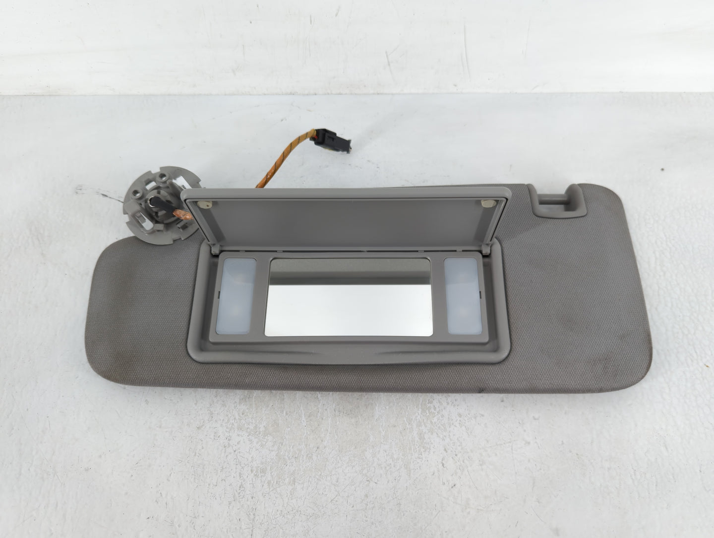 2016-2021 Chevrolet Malibu Sun Visor Shade Replacement Driver Left Mirror Fits Fits 2016 2017 2018 2019 2020 2021 OEM Used A