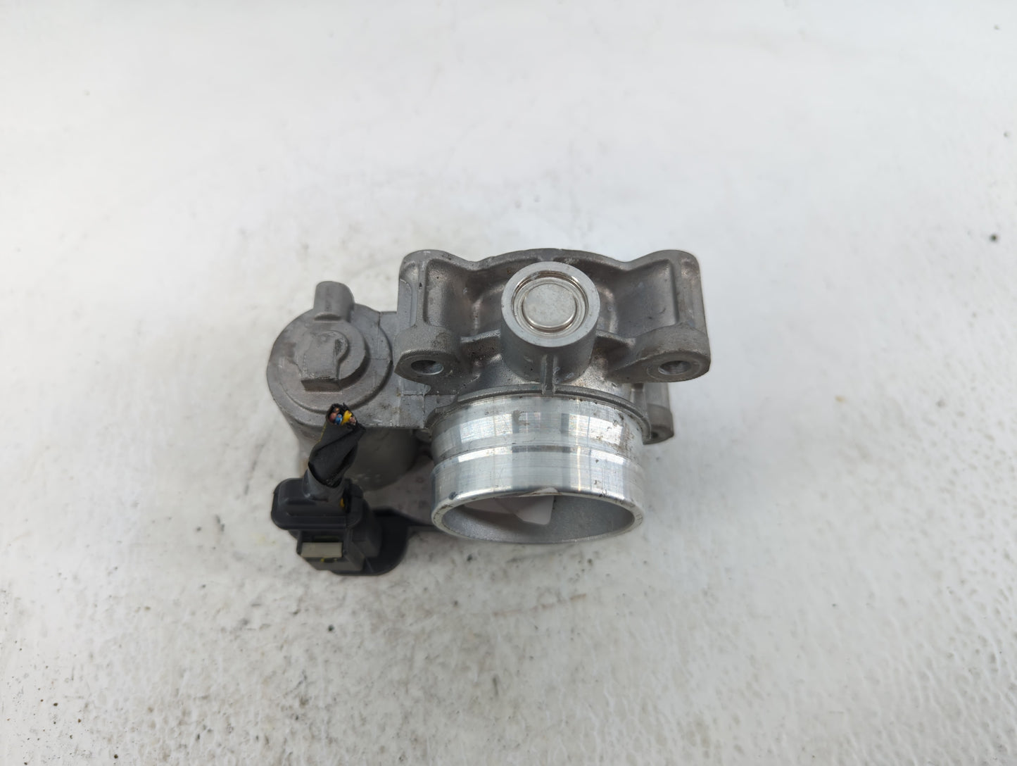 2016-2021 Chevrolet Malibu Throttle Body P/N:12671379AA Fits Fits 2016 2017 2018 2019 2020 2021 2022 OEM Used Auto Parts - O