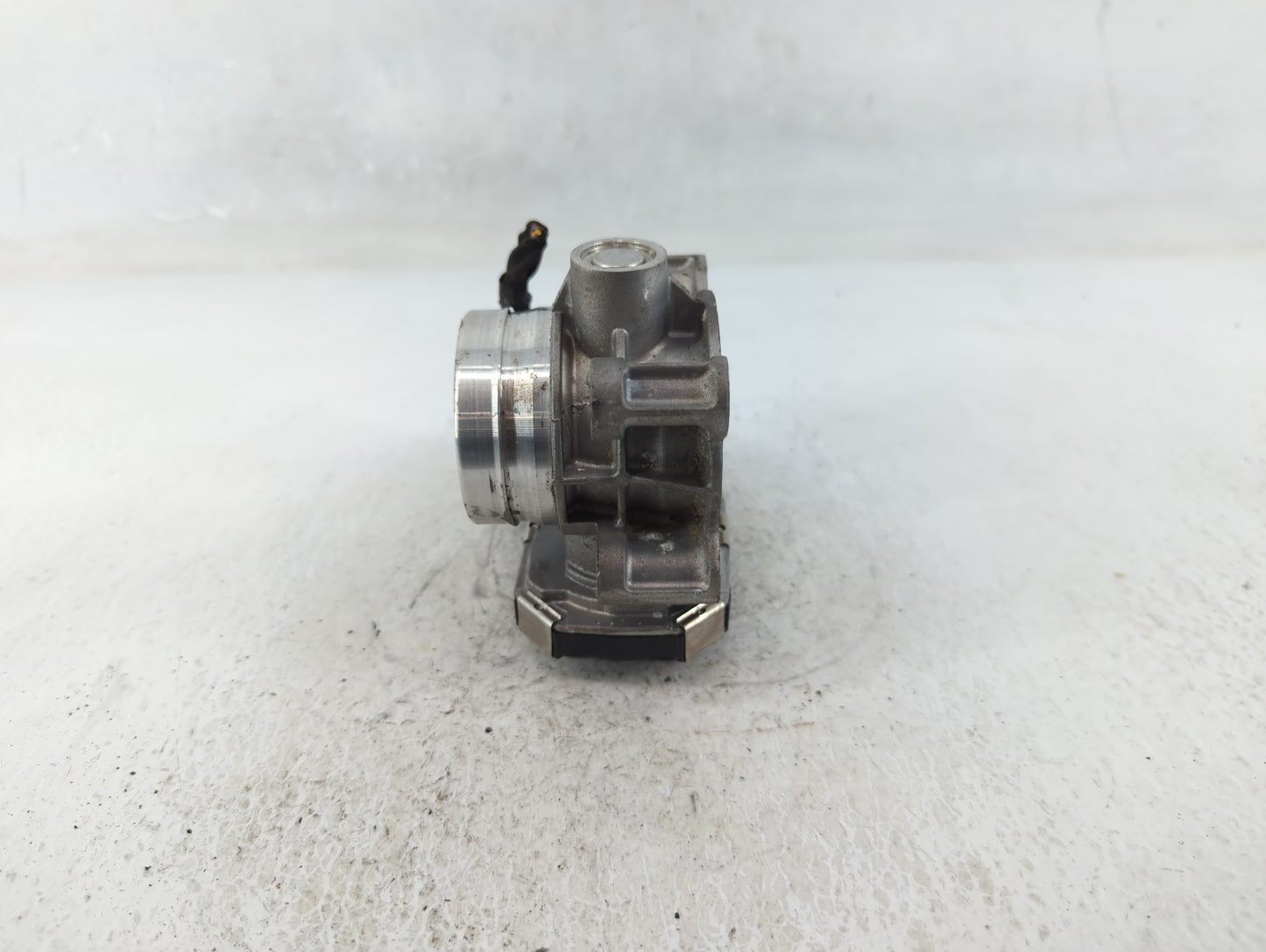 2016-2021 Chevrolet Malibu Throttle Body P/N:12671379AA Fits Fits 2016 2017 2018 2019 2020 2021 2022 OEM Used Auto Parts - O