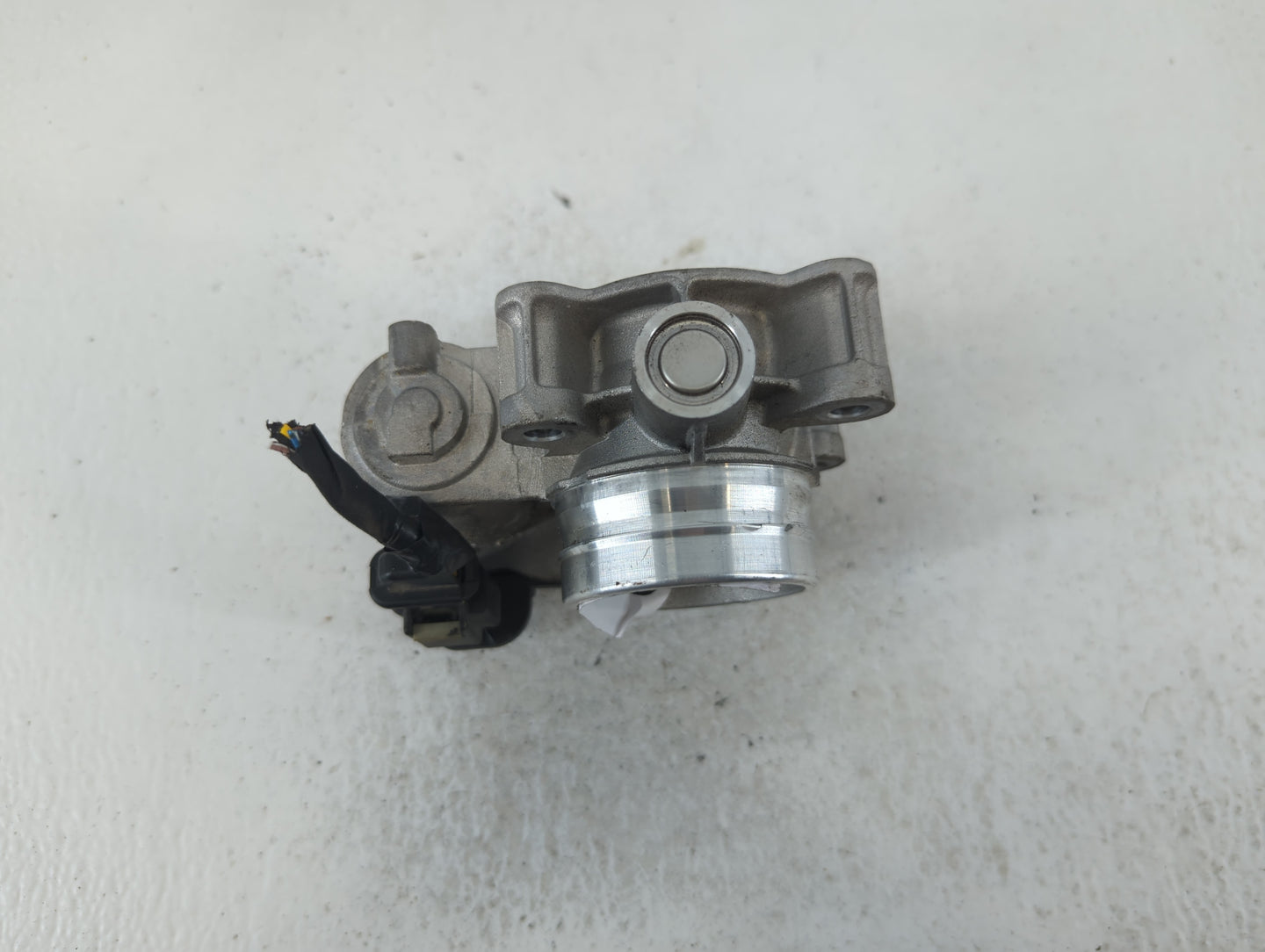 2016-2021 Chevrolet Malibu Throttle Body P/N:12671379AA Fits Fits 2016 2017 2018 2019 2020 2021 2022 OEM Used Auto Parts - O